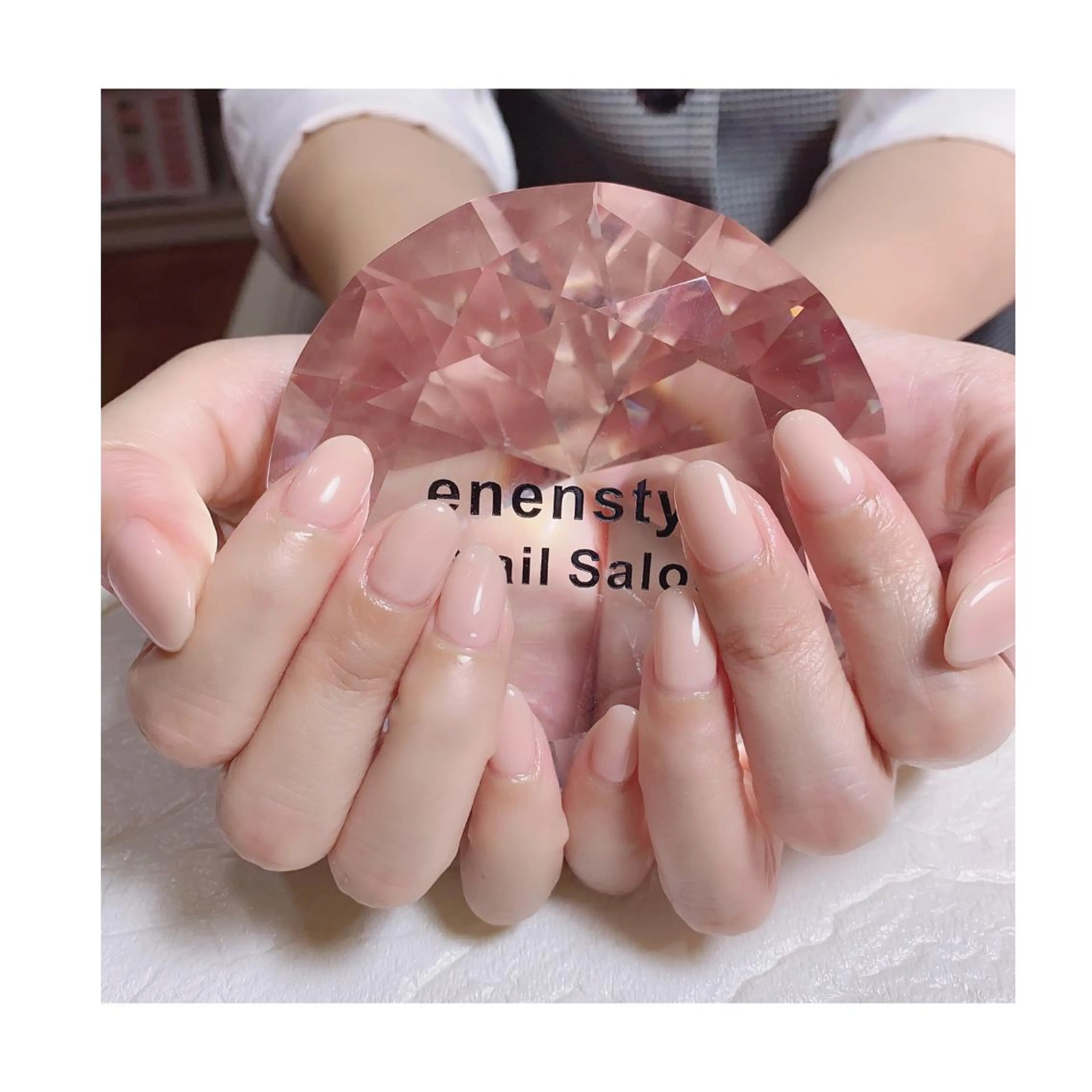 ミディアム ネイル ジェルネイル ニュアンスネイル オフィスネイル ワンカラーネイル パラジェル 👑enen style👑のネイルデザイン