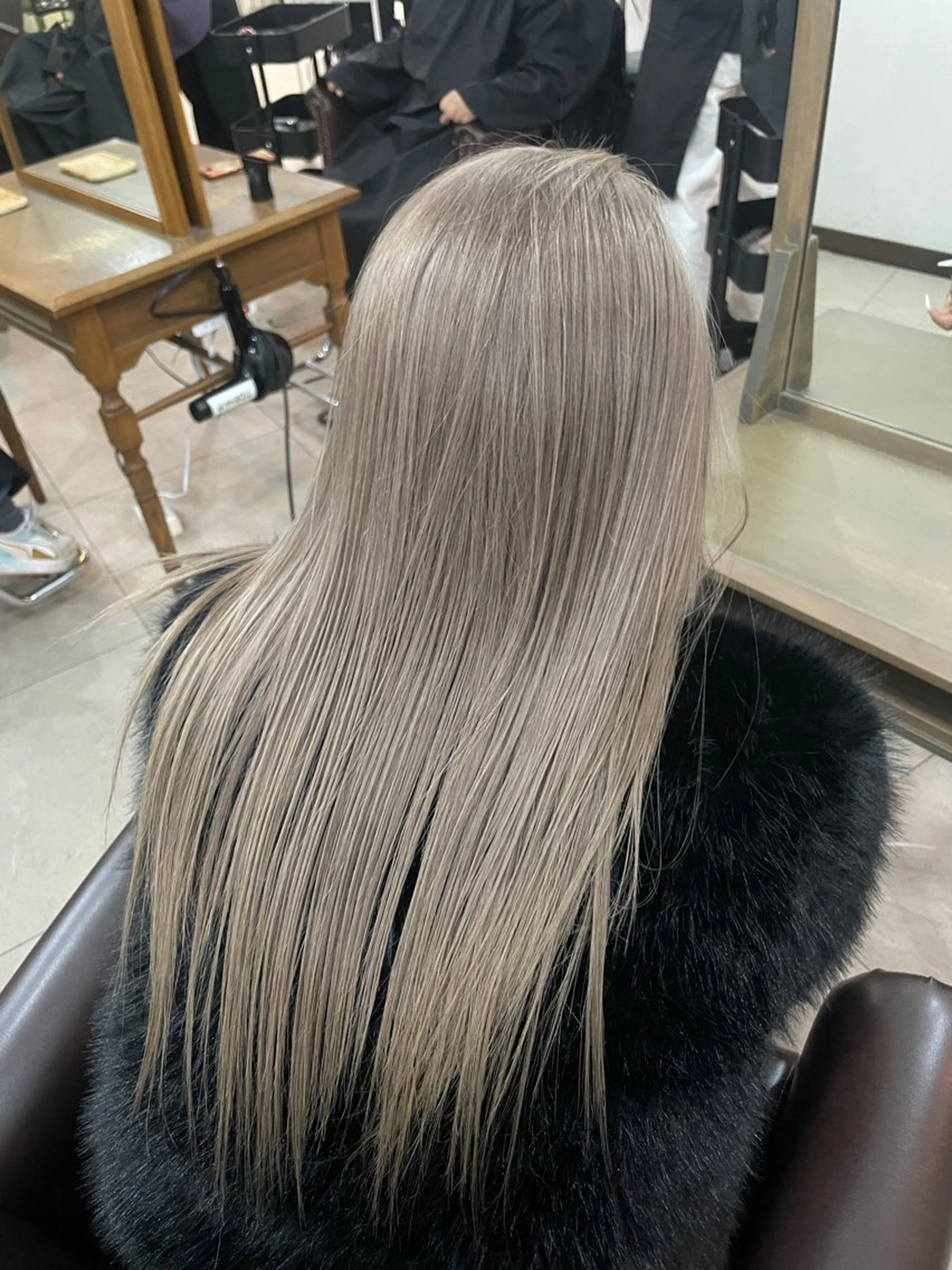 4月から高槻1号店にいます🙋‍♀️8.9日空き⭕️フルカラー➕トリートメント🥣💖の写真