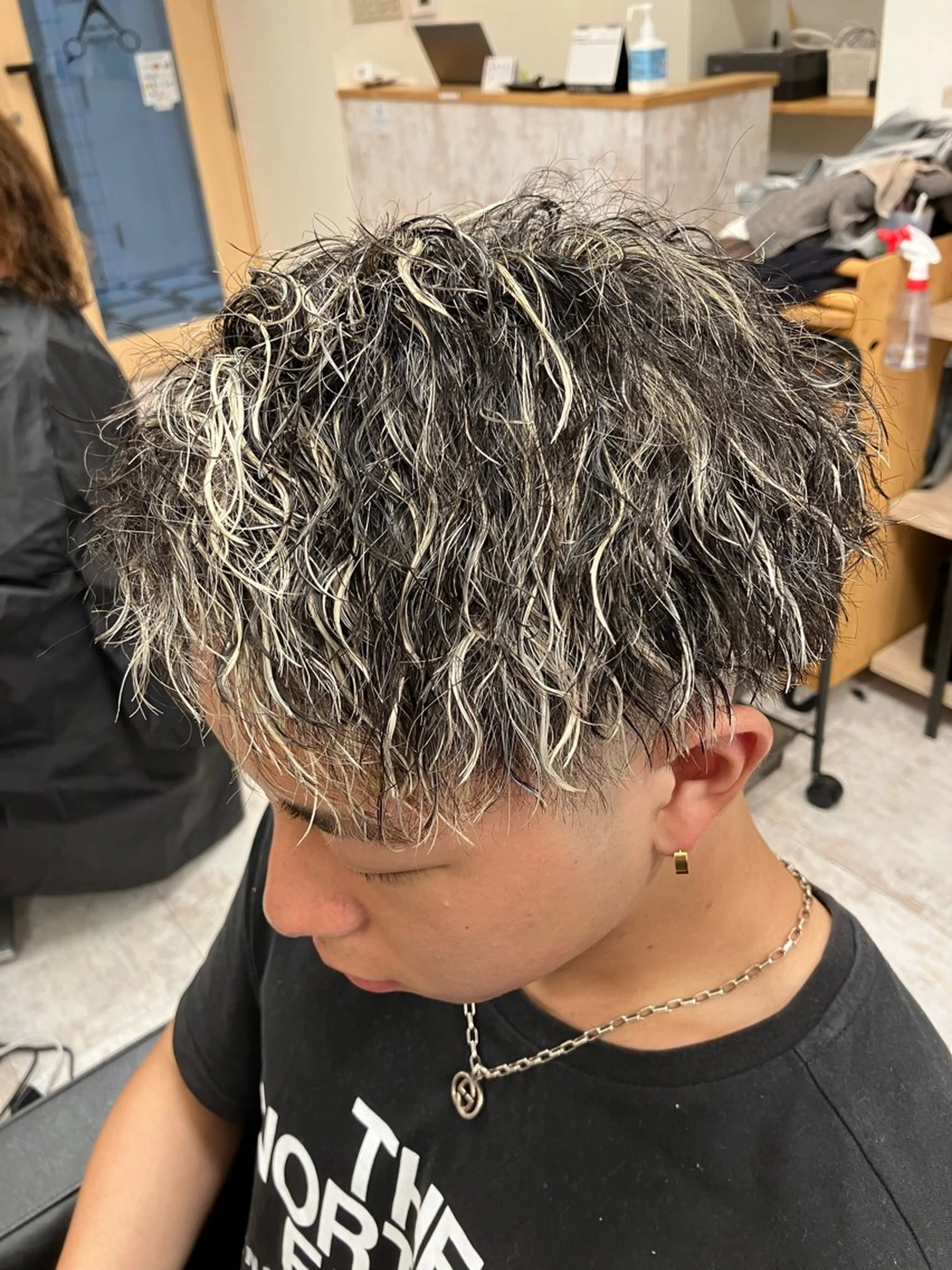 ✨最強イメチェン✨メンズデザインカット+各種パーマ+ブリーチメッシュの写真