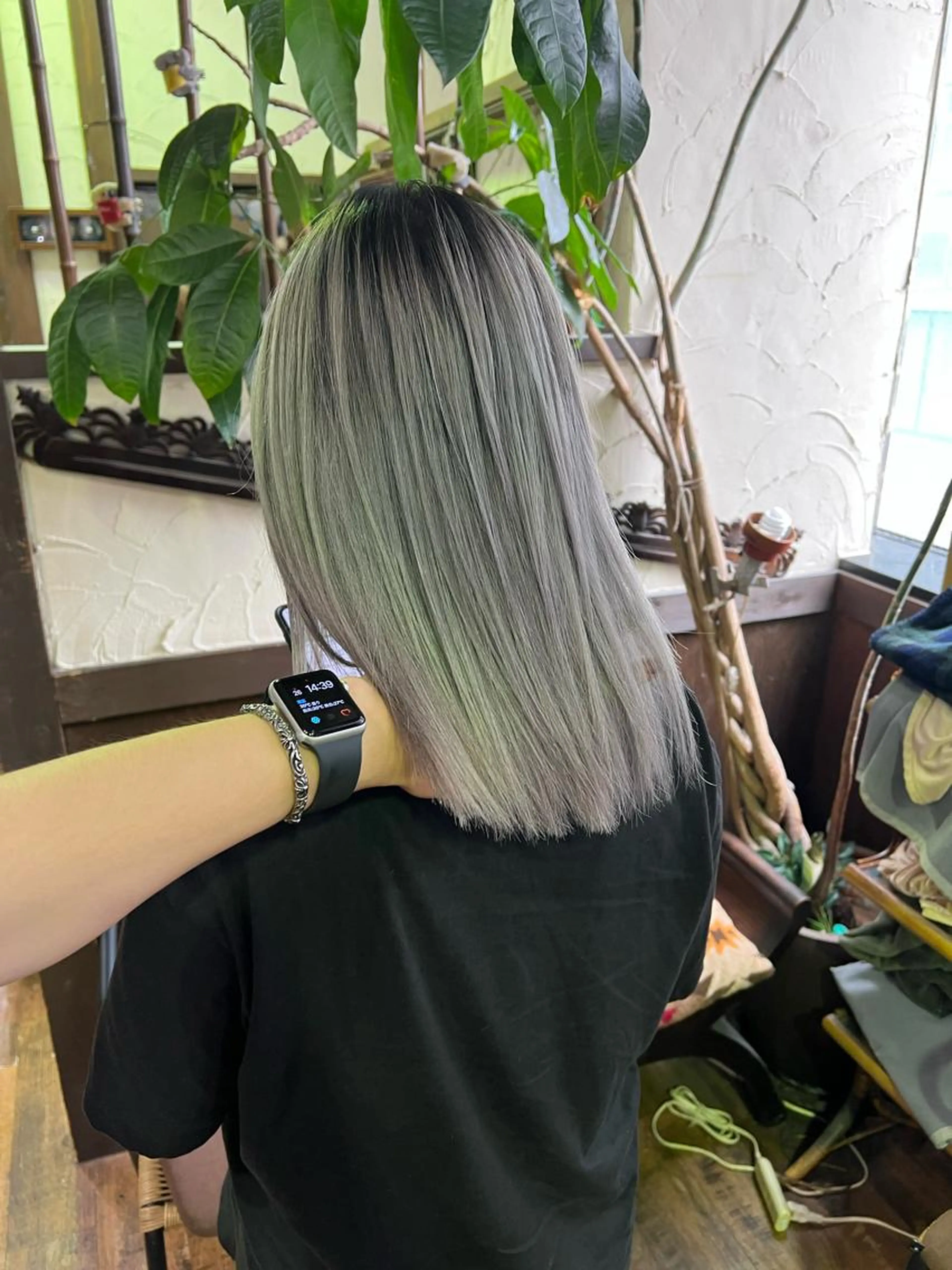 【ミニモ限定】バレイヤージュ（シャドールーツ）(ブリーチ込)の写真