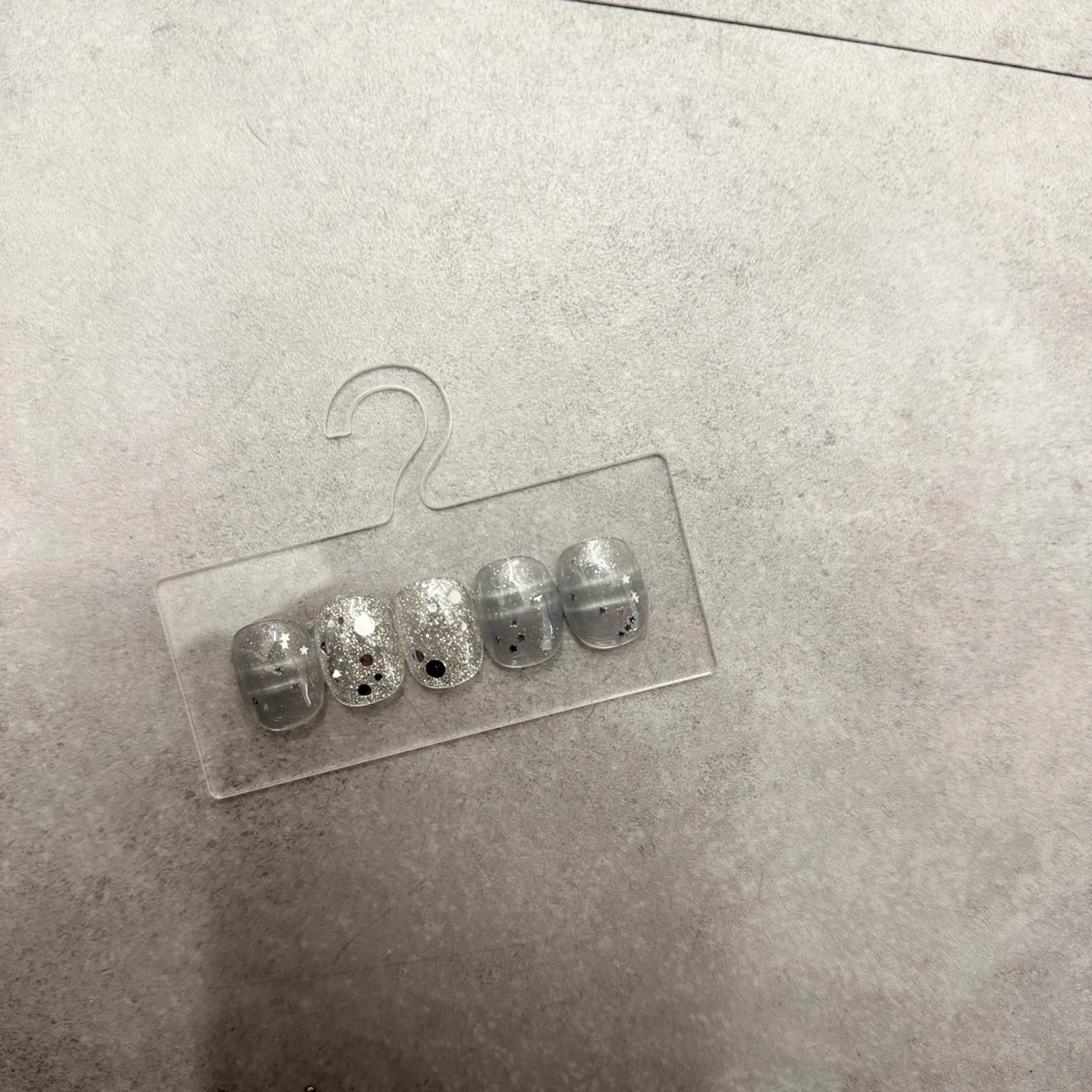 ネイル ドット ジェルネイル キラキラネイル マグネットネイル ニュアンスネイル ハンドネイル ハンドケア Bana_ Nailのネイルデザイン