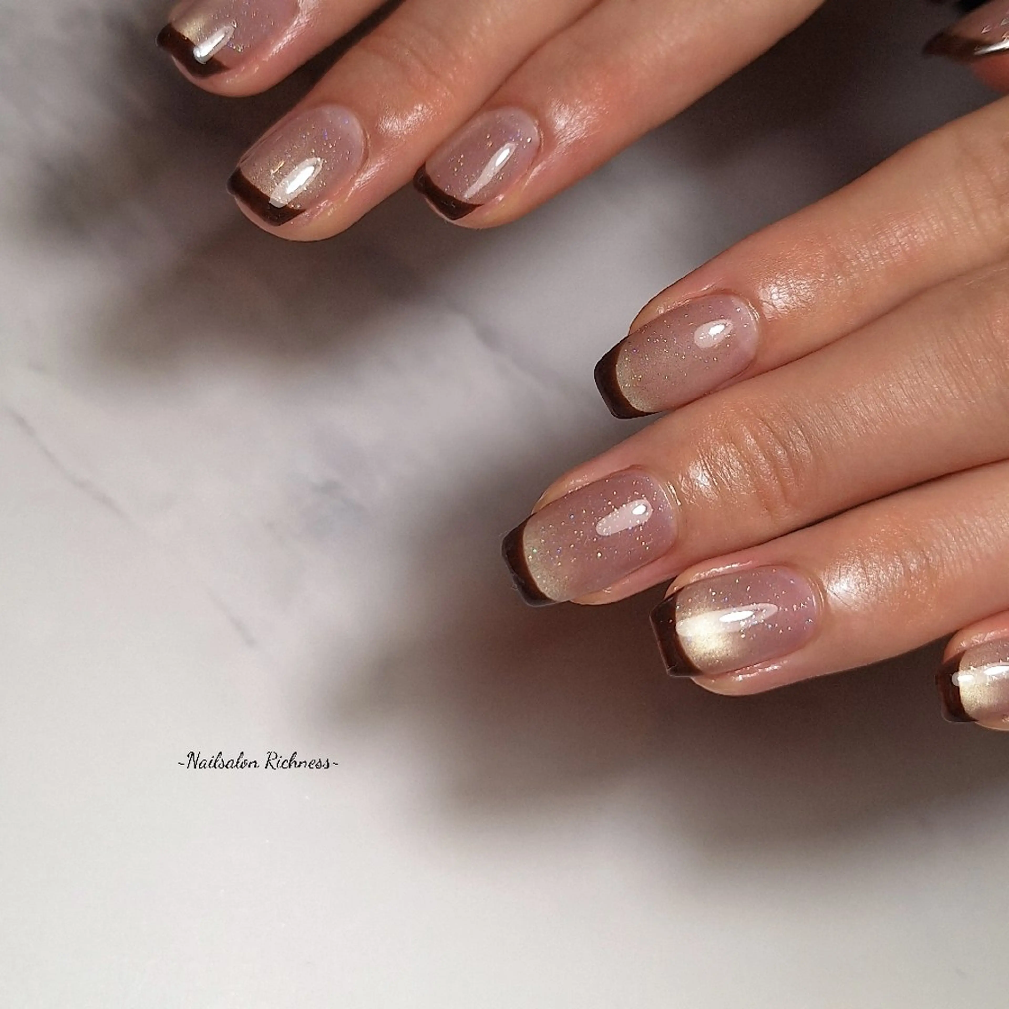 ネイル ブラウン フレンチネイル マグネットネイル ハンドネイル I. Yukariのネイルデザイン