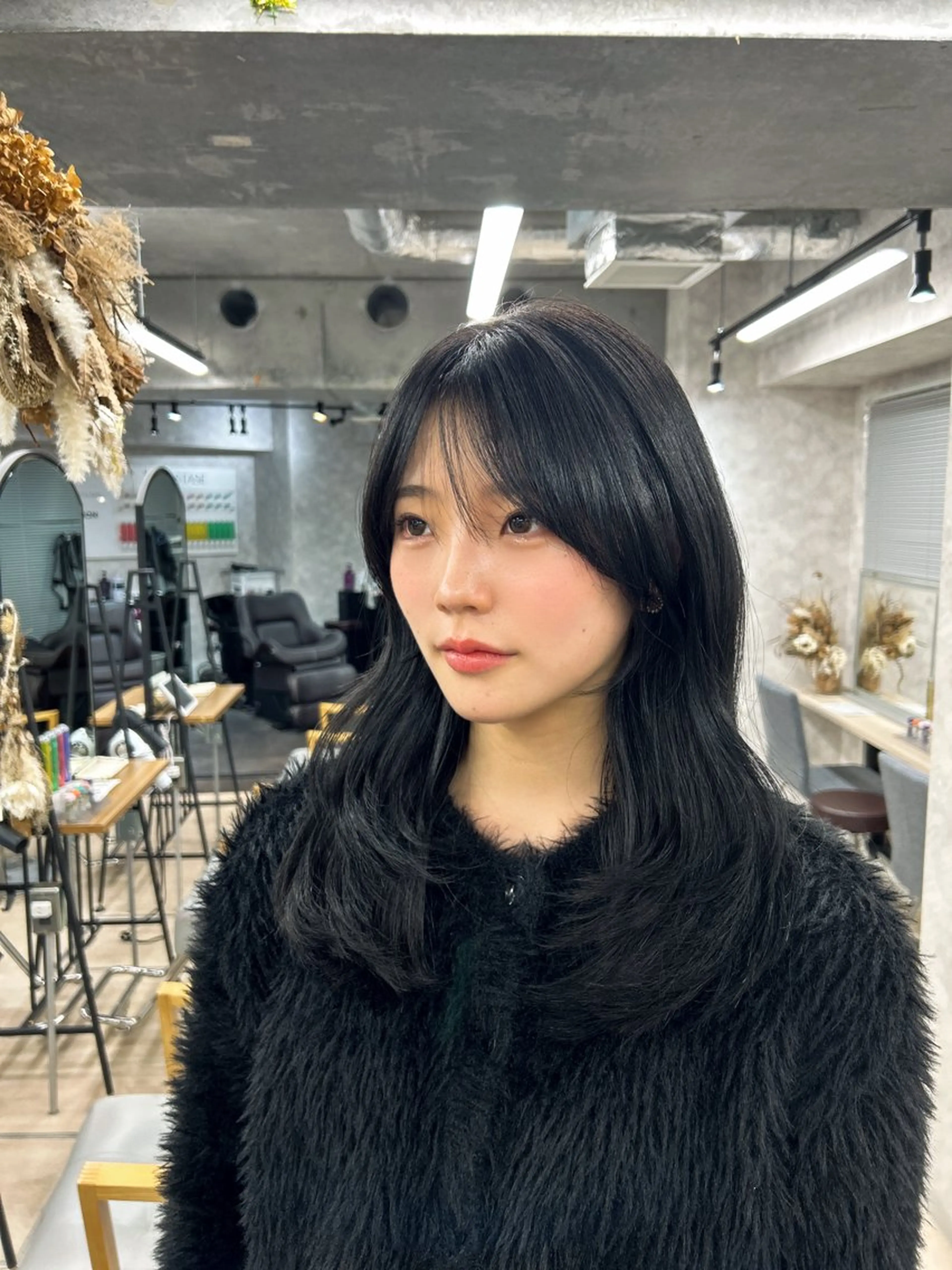 ミディアム カラー パーマ ヘアアレンジ MOMO艶髪 🩵モテカラーのヘアスタイル