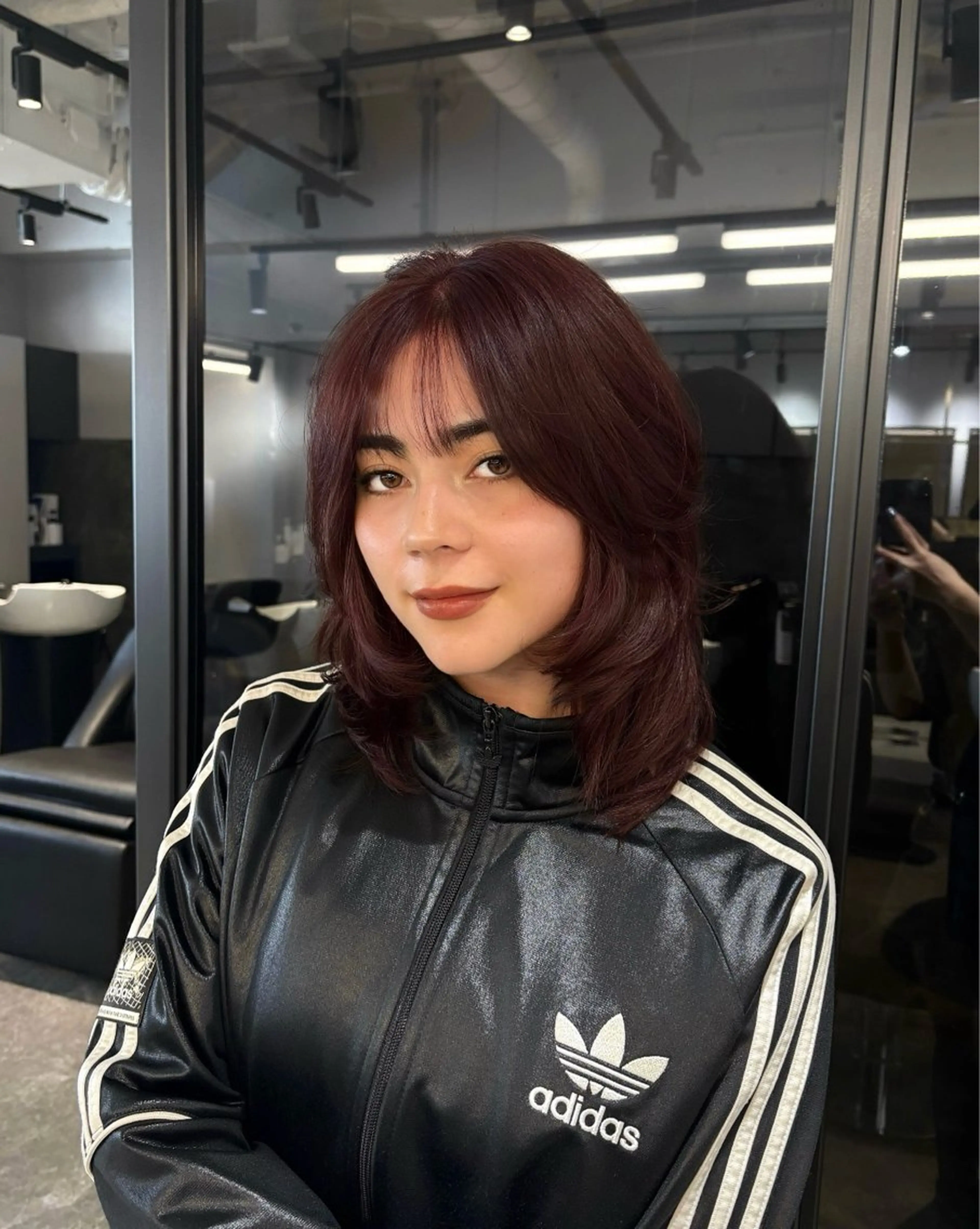 ミディアム karin🪩海外風 バタフライカットのヘアスタイル