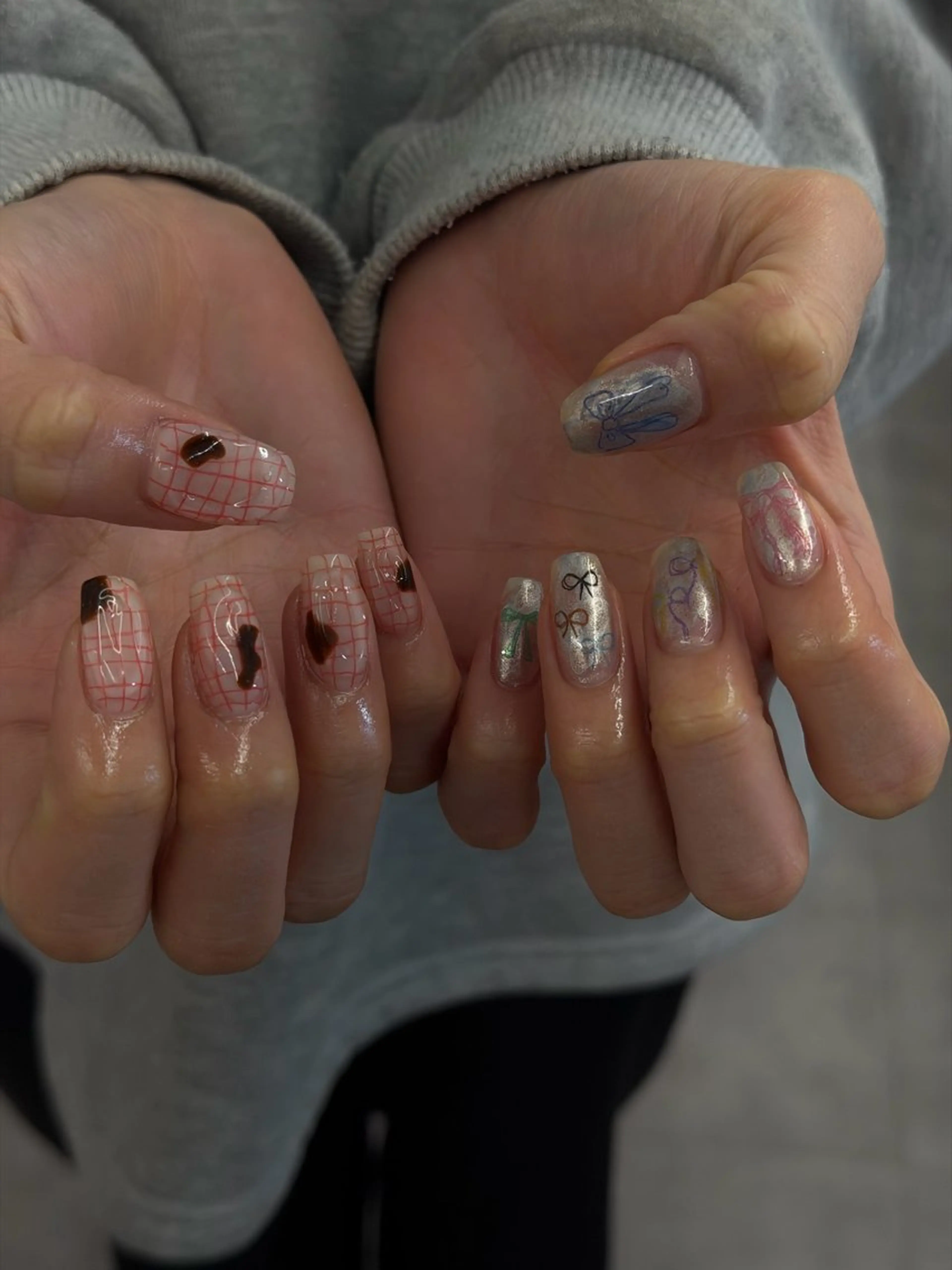 ネイル ジェルネイル マグネットネイル ニュアンスネイル パラジェル リボン ハンドネイル ハンドケア Bana_ Nailのネイルデザイン