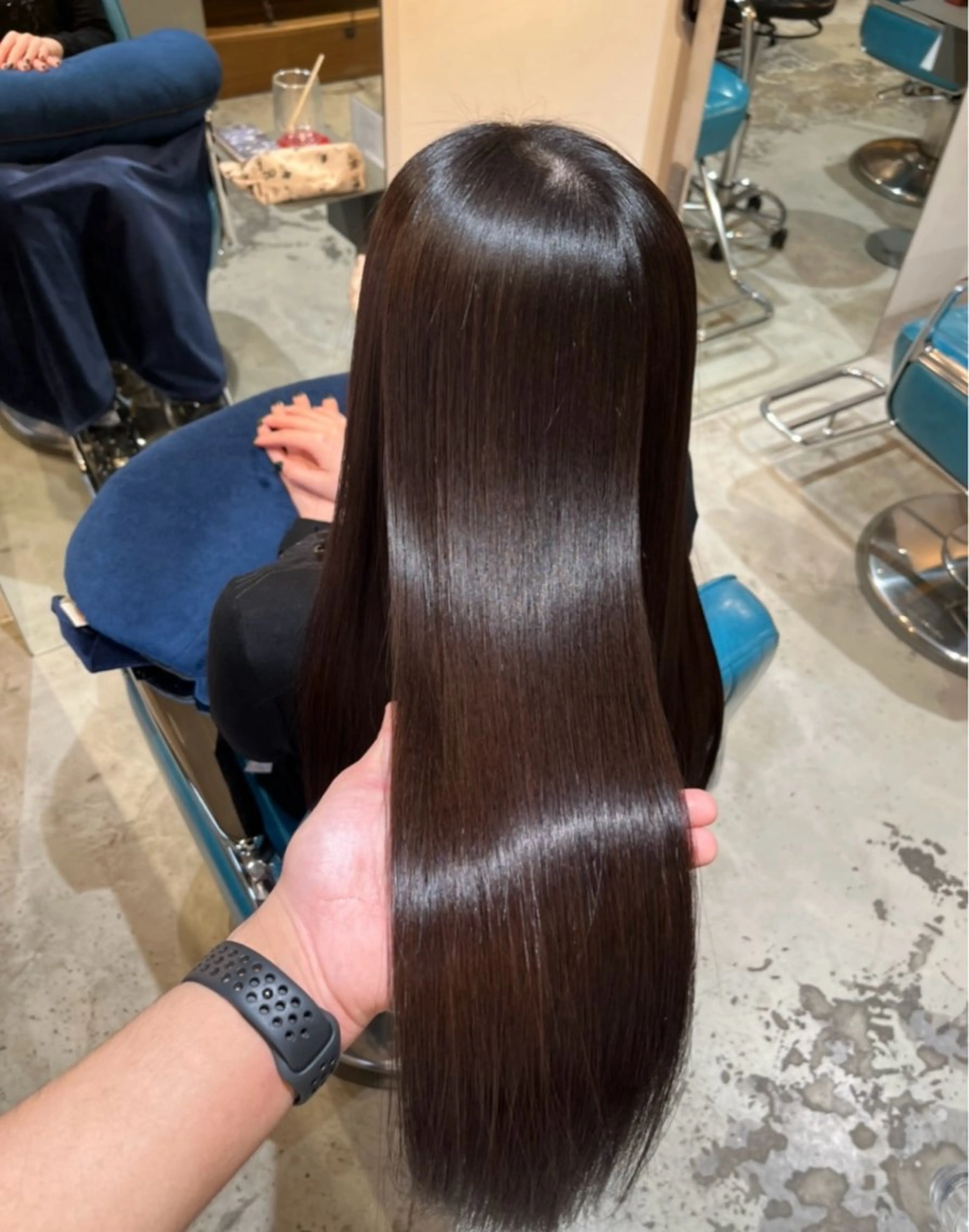 ロング 縮毛矯正 トリートメント 必ず笑顔で帰っていた だきます！安田祐貴のヘアスタイル