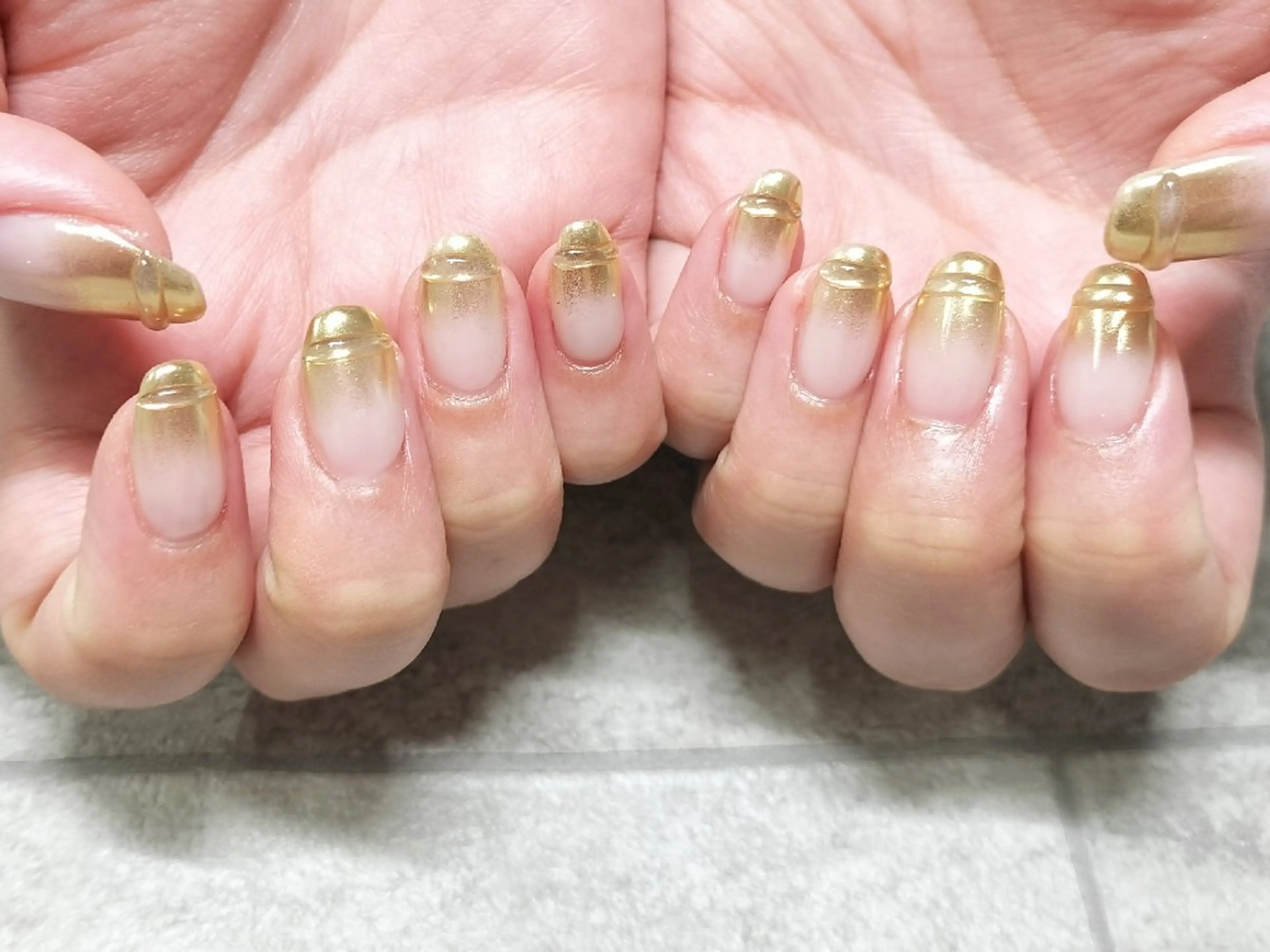 ネイル グラデーション ミラーネイル She by M. Ryoukaのネイルデザイン