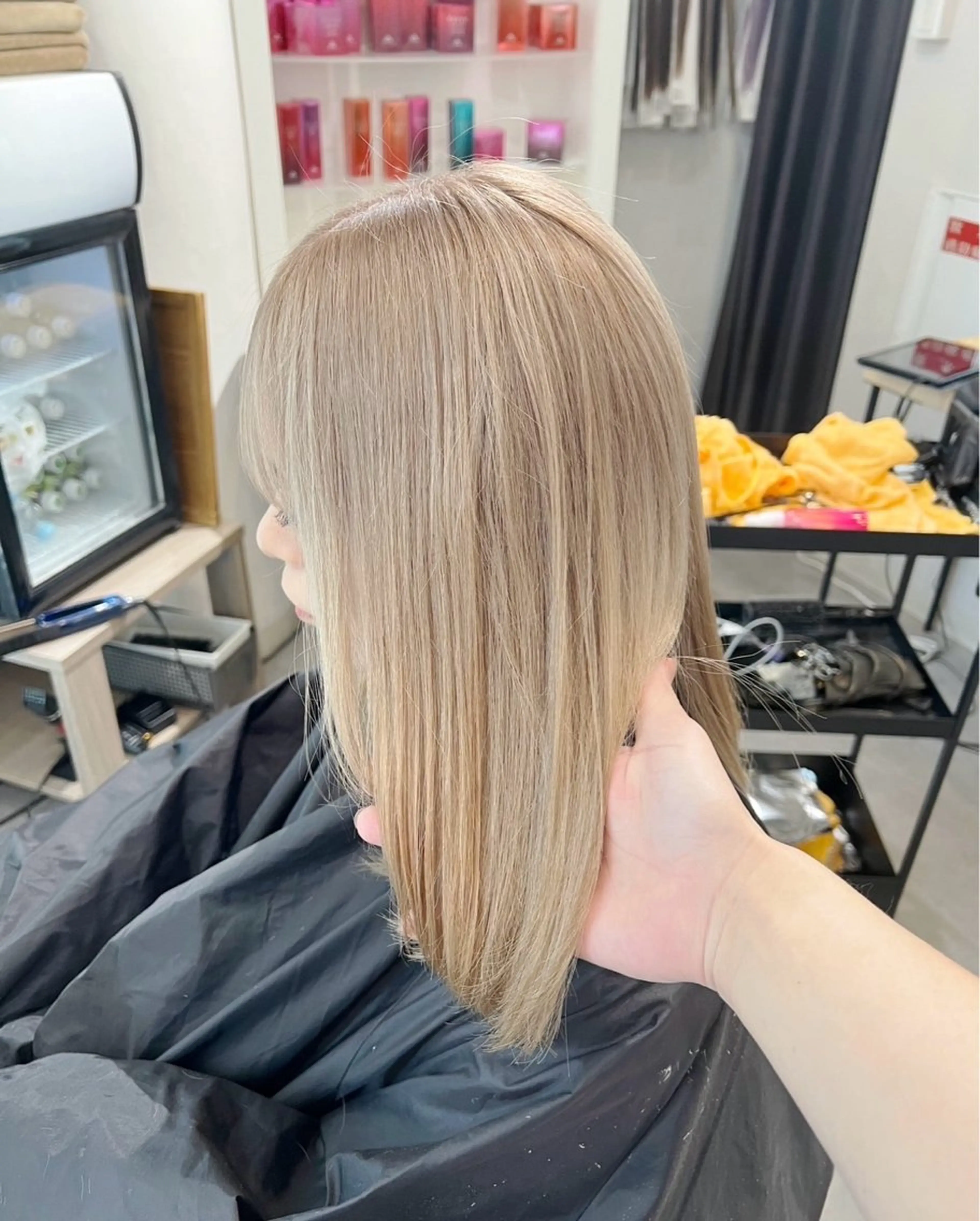 ミディアム カラー ベージュカラー ミルクティーベージュ カット ヘアカラー トリートメント 指名数No.1 /NAOYAのヘアスタイル