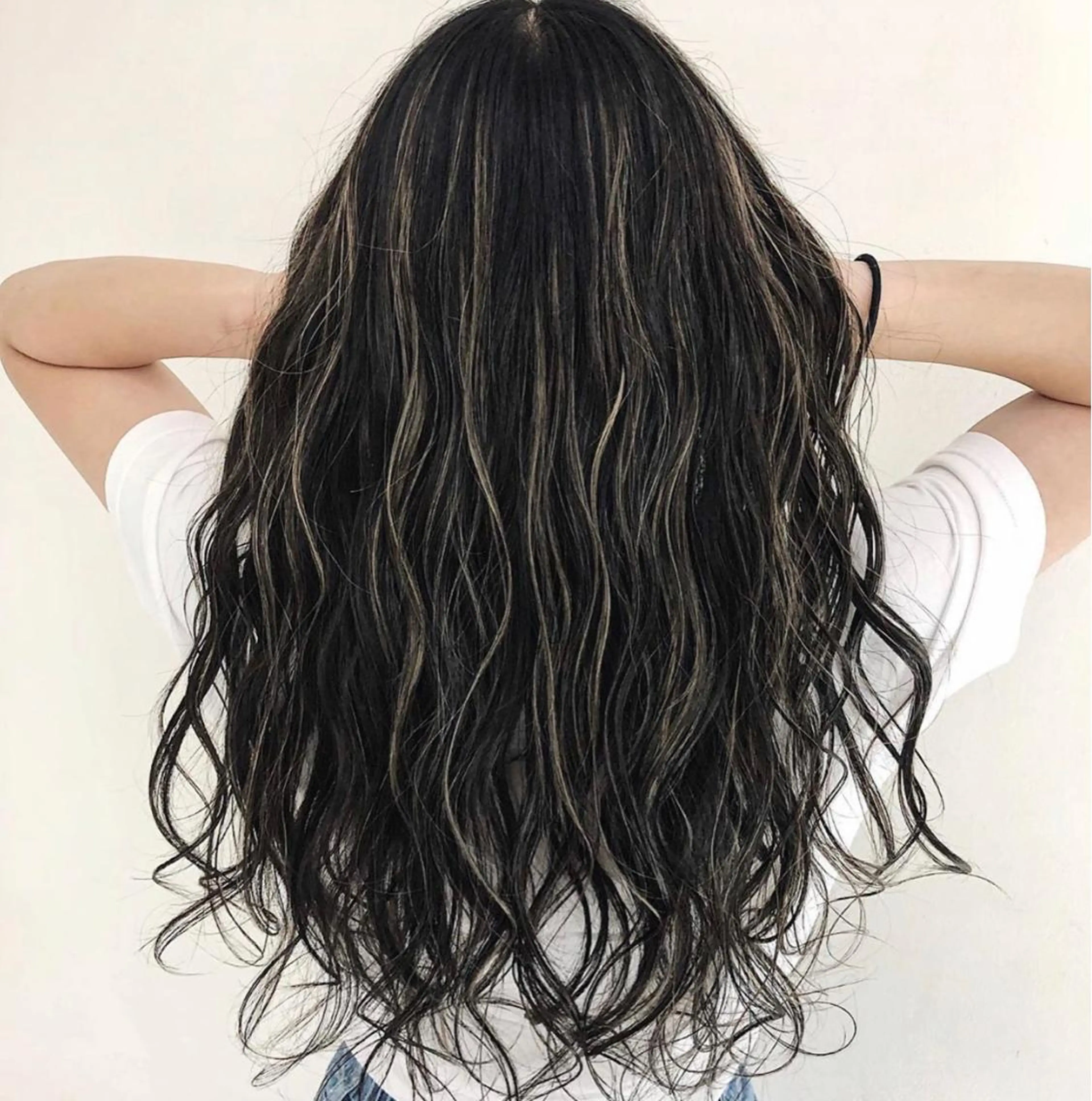 ロング naomi (夜間営業受付中★)のヘアスタイル