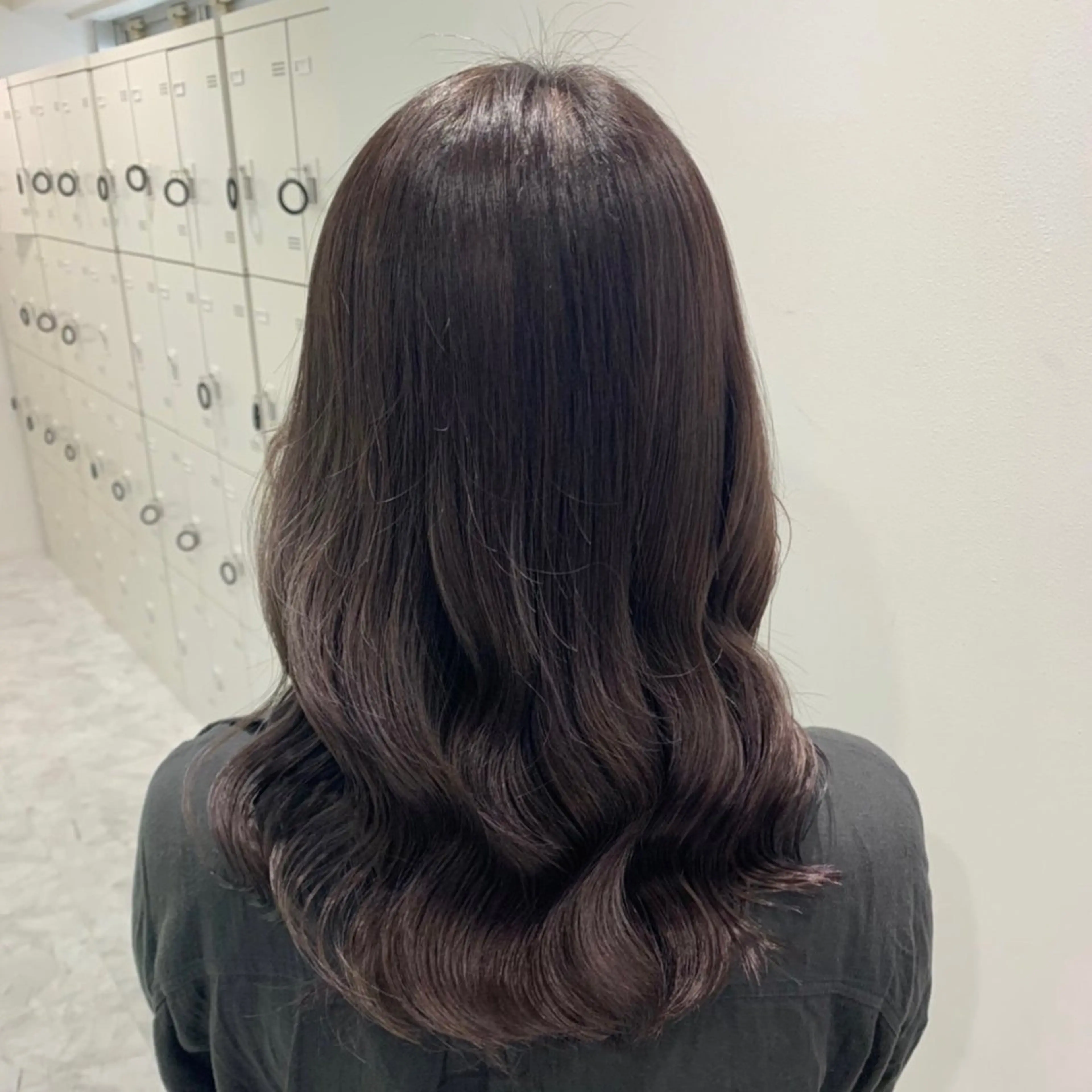 セミロング カラー パーマ ヘアアレンジ メンズ キッズ ネイル マツエク・マツパ アイブロウ 韓国系🇰🇷🩶 艶暗髪/MEIのヘアスタイル