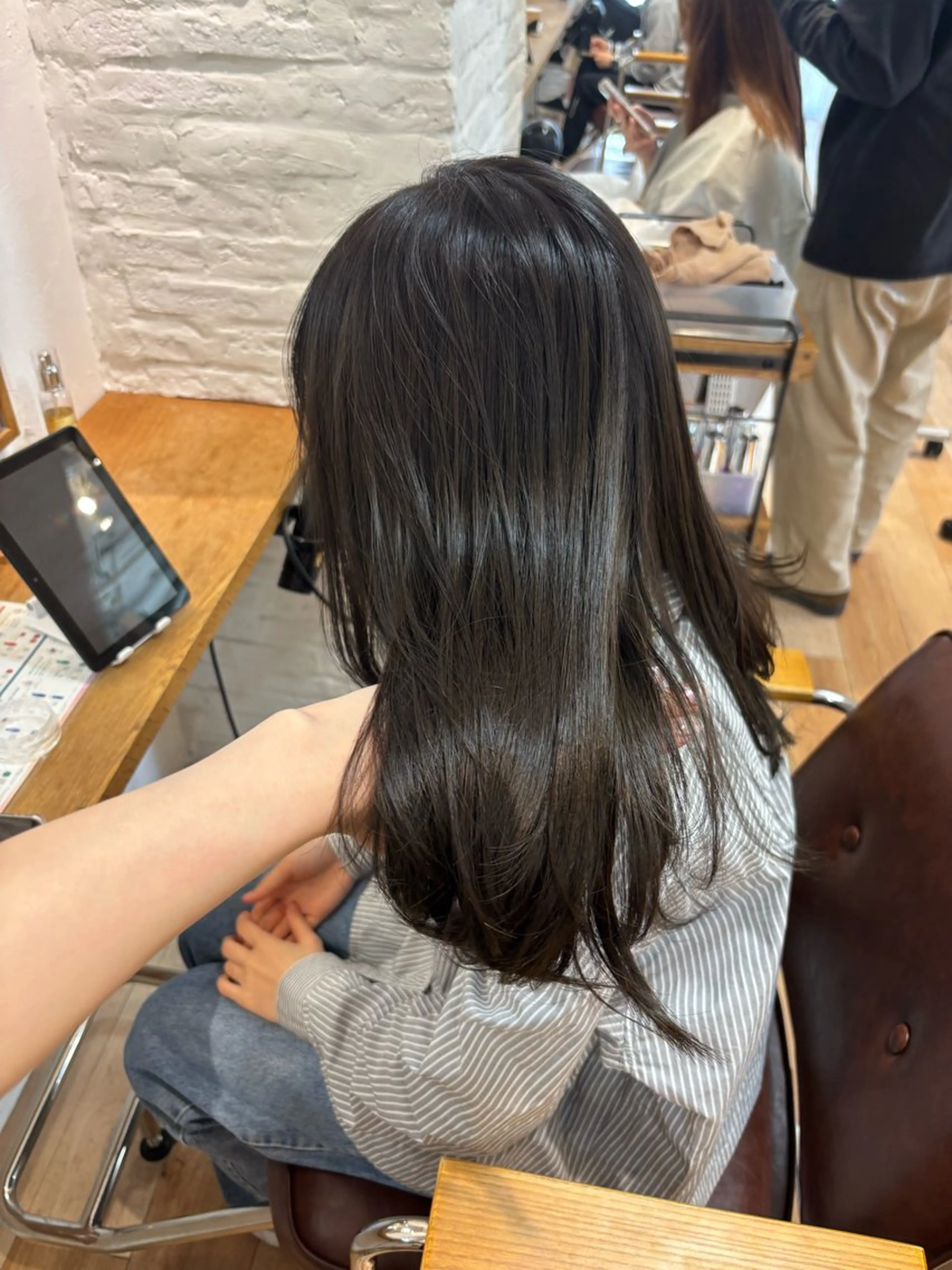 ロング カット ヘアカラー トリートメント 盛れる透明感カラー・ momokaのヘアスタイル