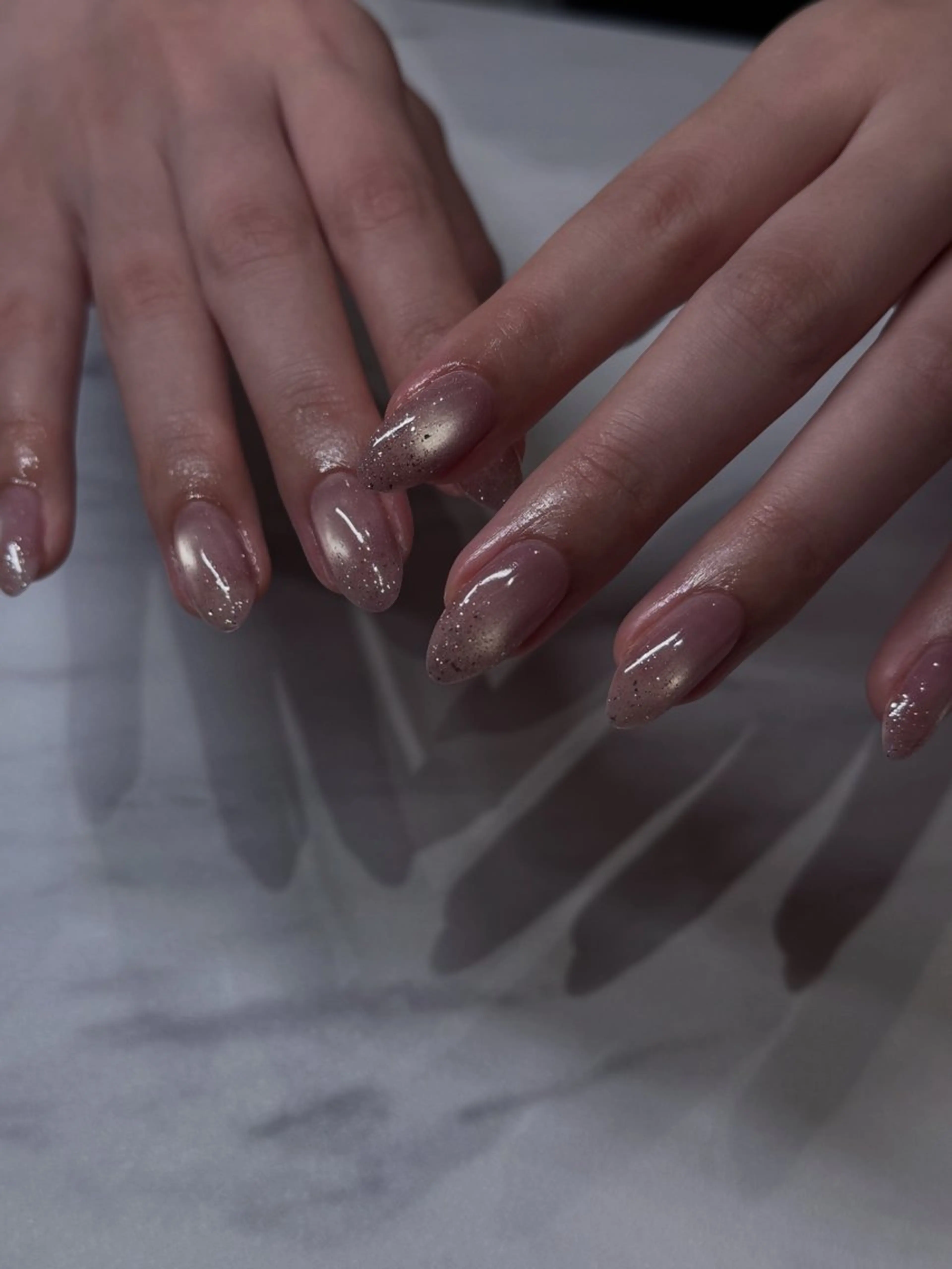 ネイル mikoto 🎀 艶々美フォルムのネイルデザイン