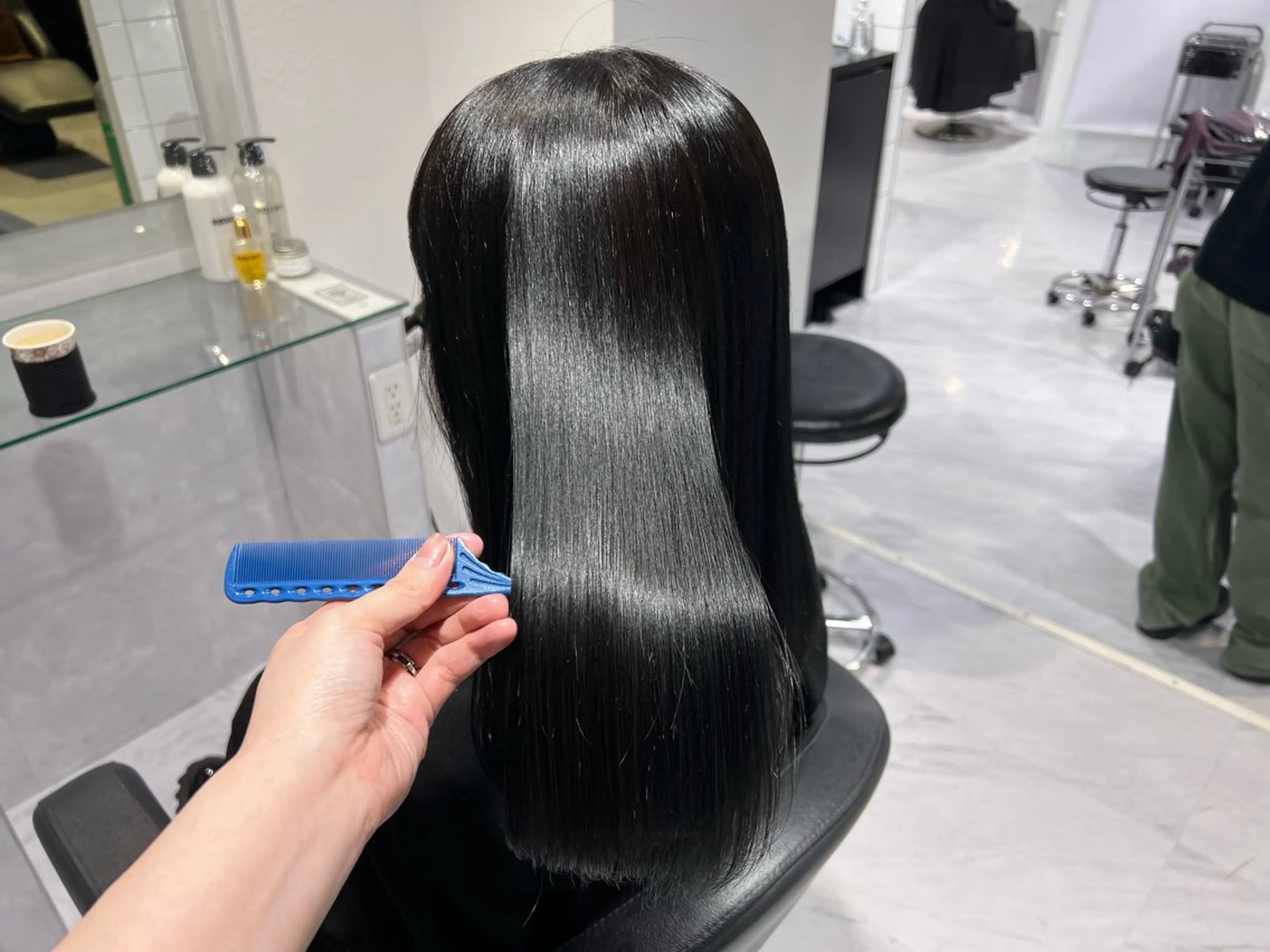 セミロング ヘアアレンジ セミロングパーマ ボブ くせ毛 髪質改善 縮毛矯正 カット 縮毛矯正 トリートメント 🦋重くない暗髪🦋 Hana🦋のヘアスタイル