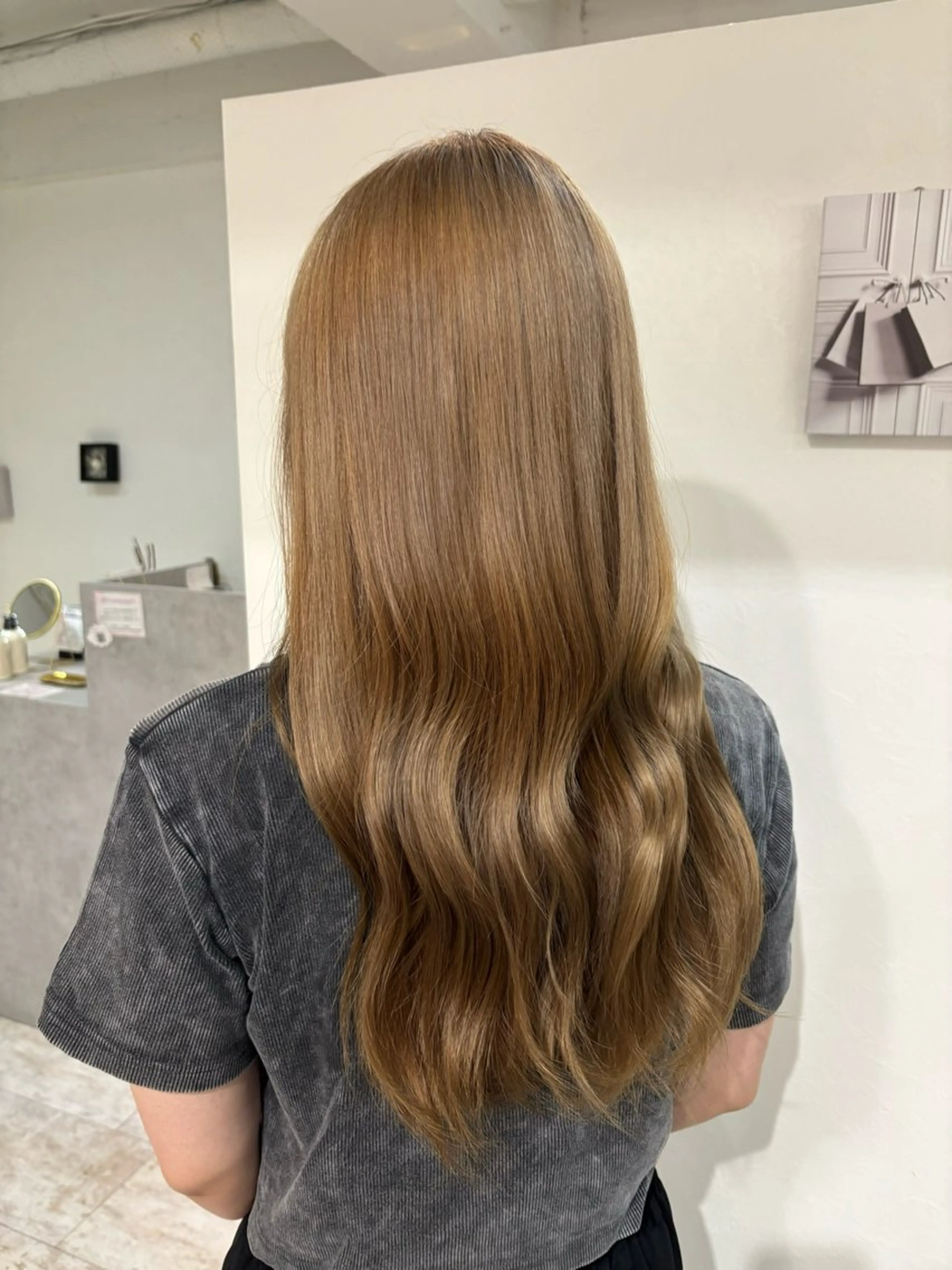 ロング カラー ヘアカラー piLLon mayuのヘアスタイル