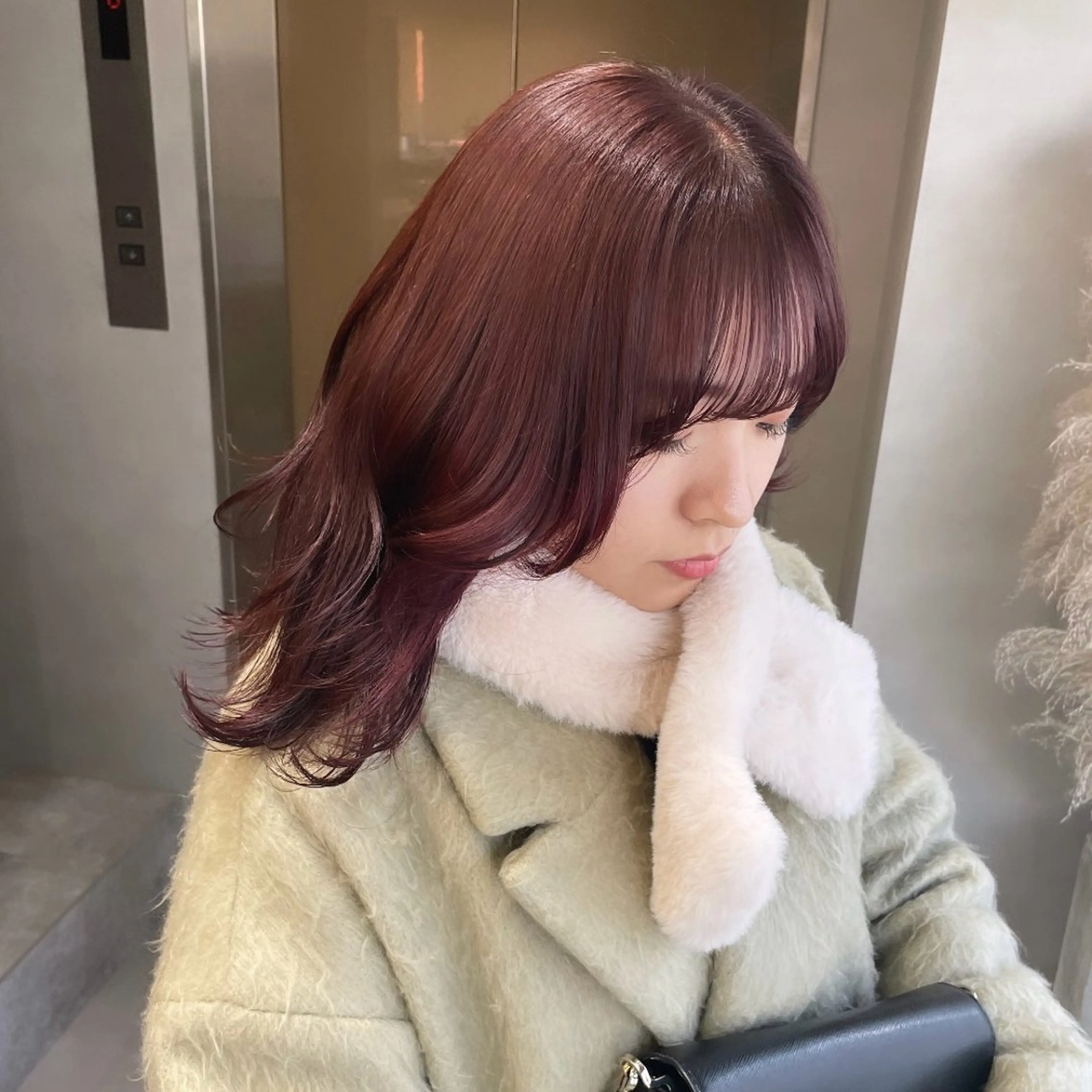 ミディアム カラー レッドカラー 髪質改善 ヘアカラー Rui/透明感カラー 暖色/レイヤーカットのヘアスタイル