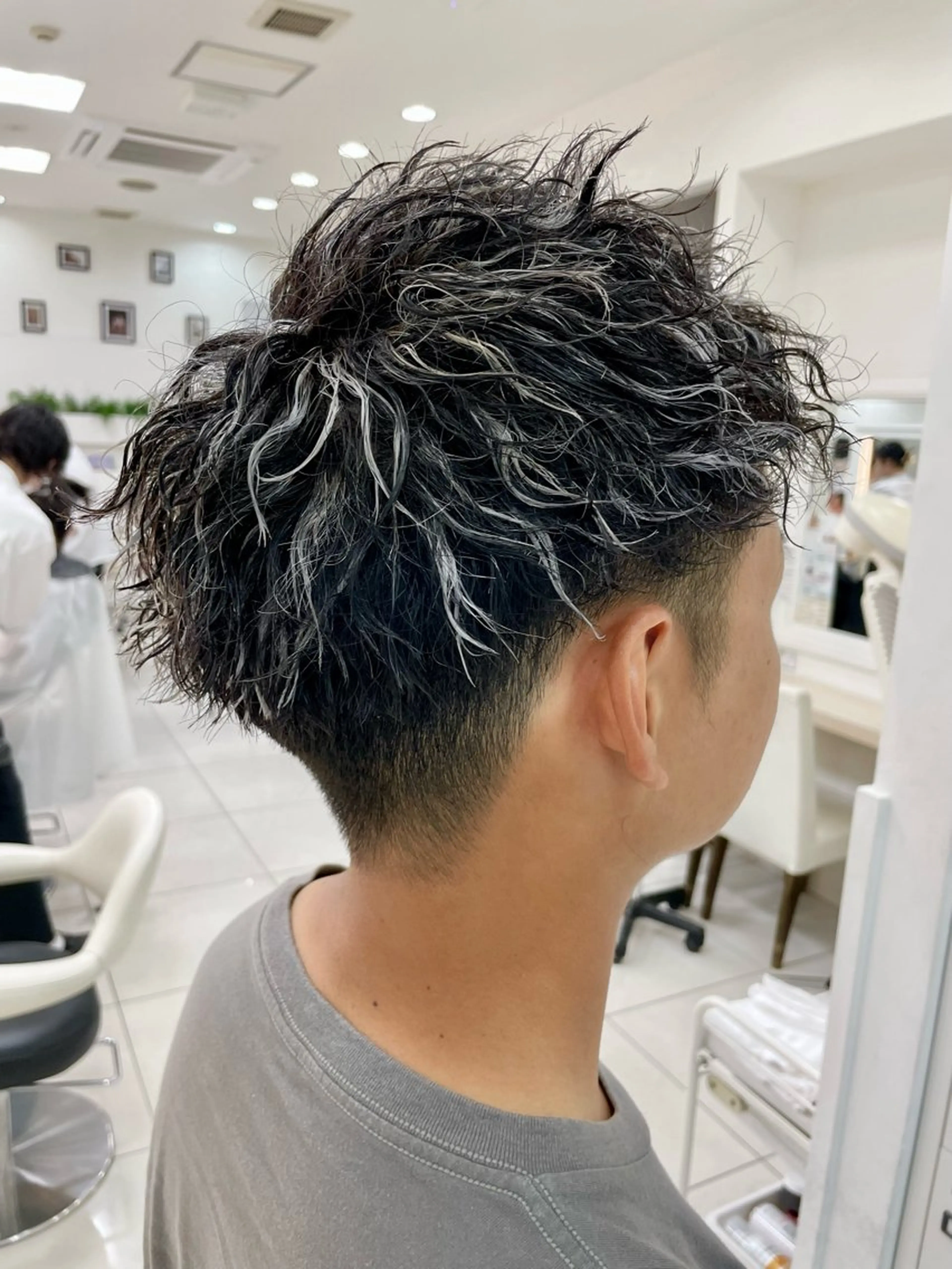 パーマ メンズ ヘアカラー パーマ 🫧髪質改善カラー ハセベ🫧のヘアスタイル