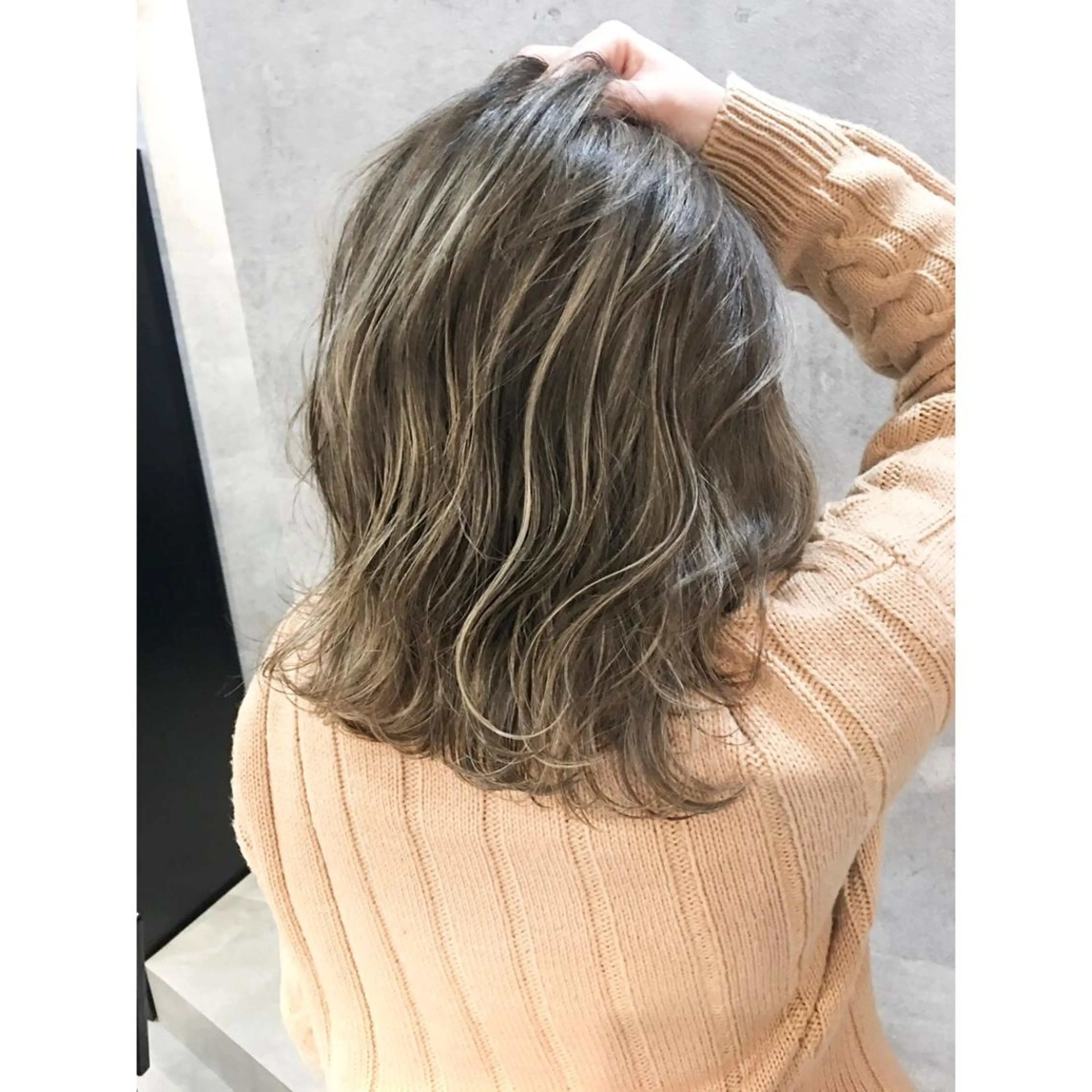 ショート カラー ヘアアレンジ ネイル マツエク・マツパ ベージュカラー ハイライトカラー ハイライト ヘアカラー トリートメント 井上 一平のヘアスタイル