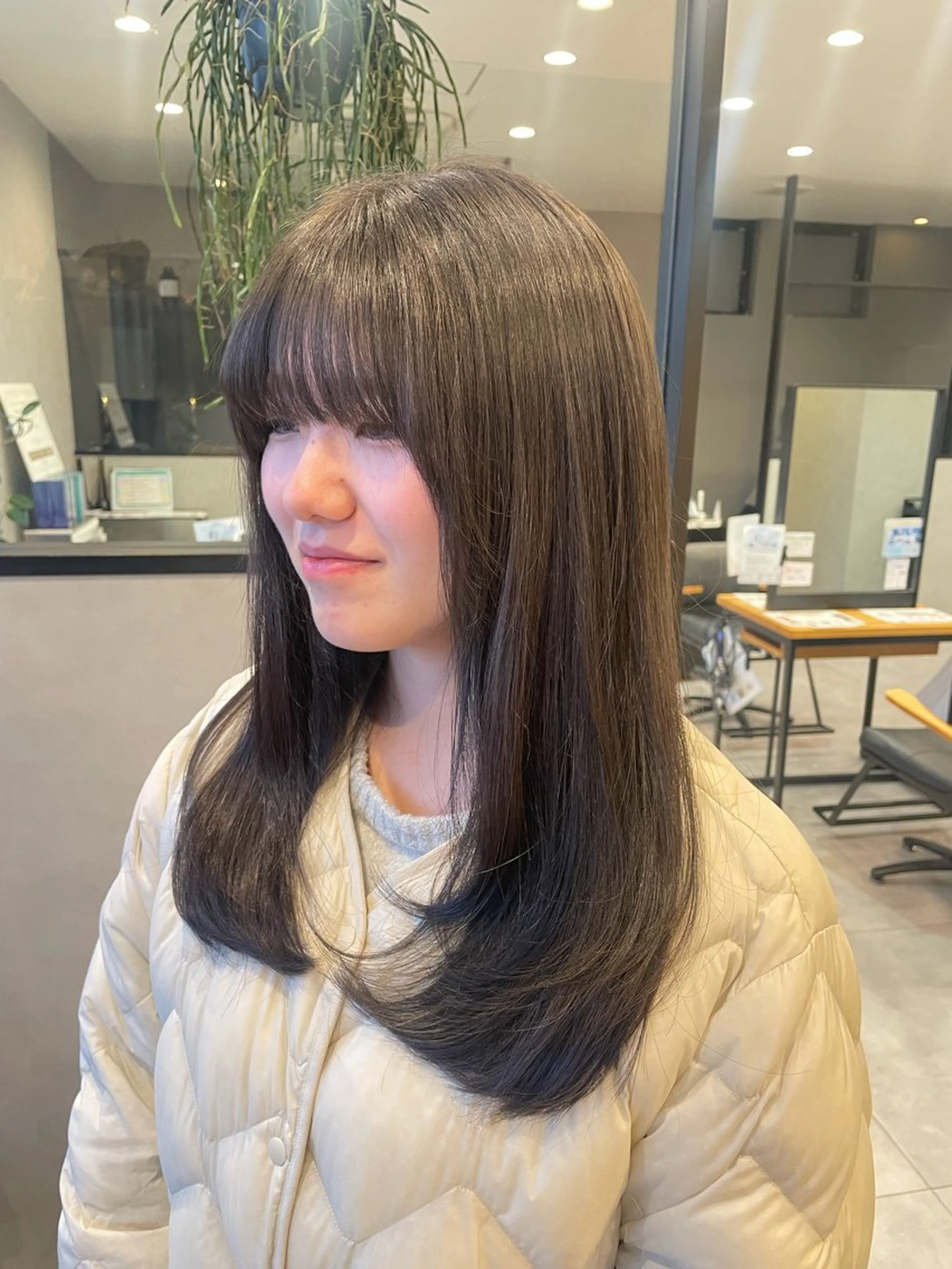 セミロング カット ヘアカラー トリートメント 柄澤 菜南子のヘアスタイル