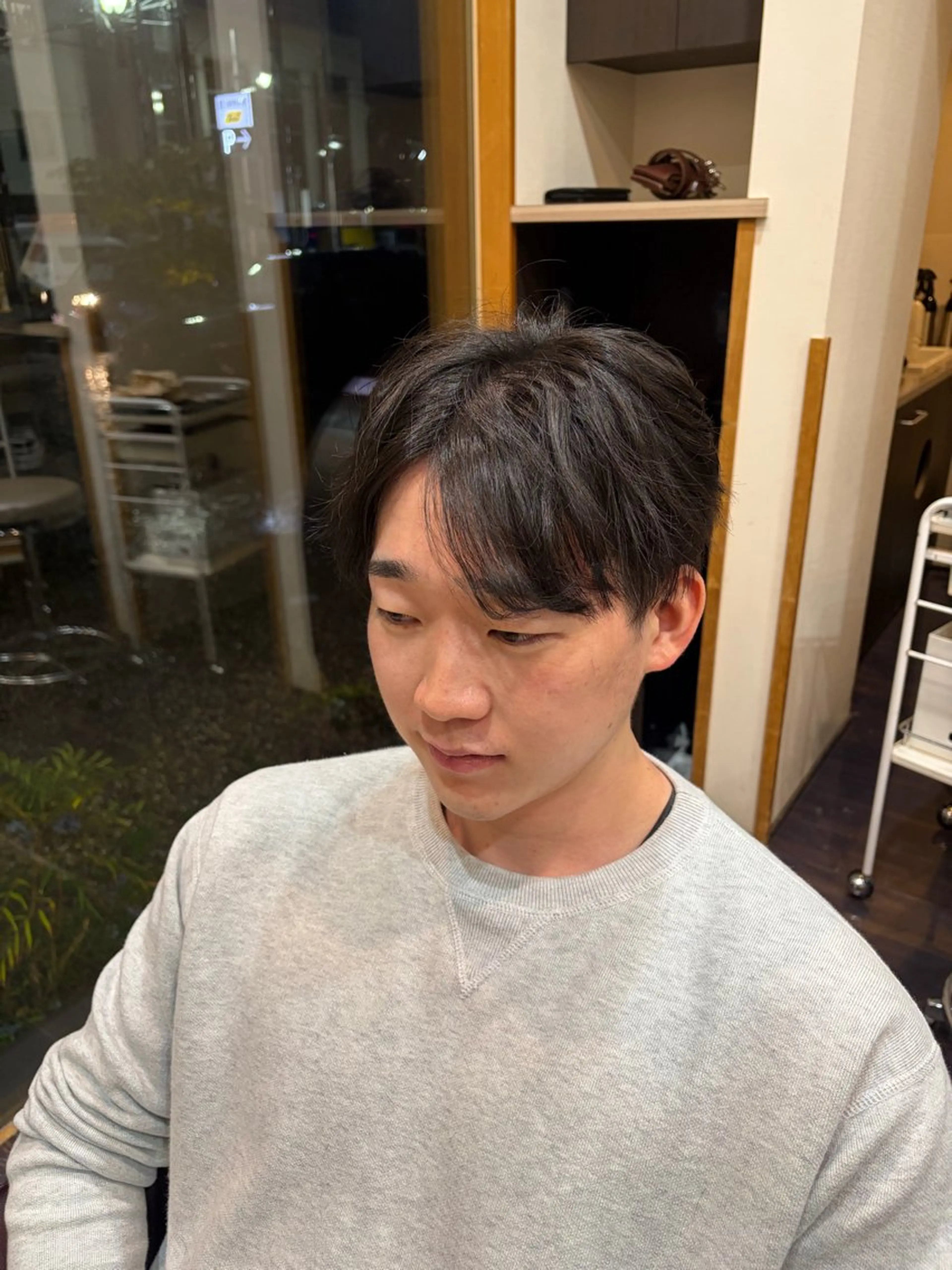 メンズ センターパート メンズパーマ ツーブロック 中村 仁哉のヘアスタイル