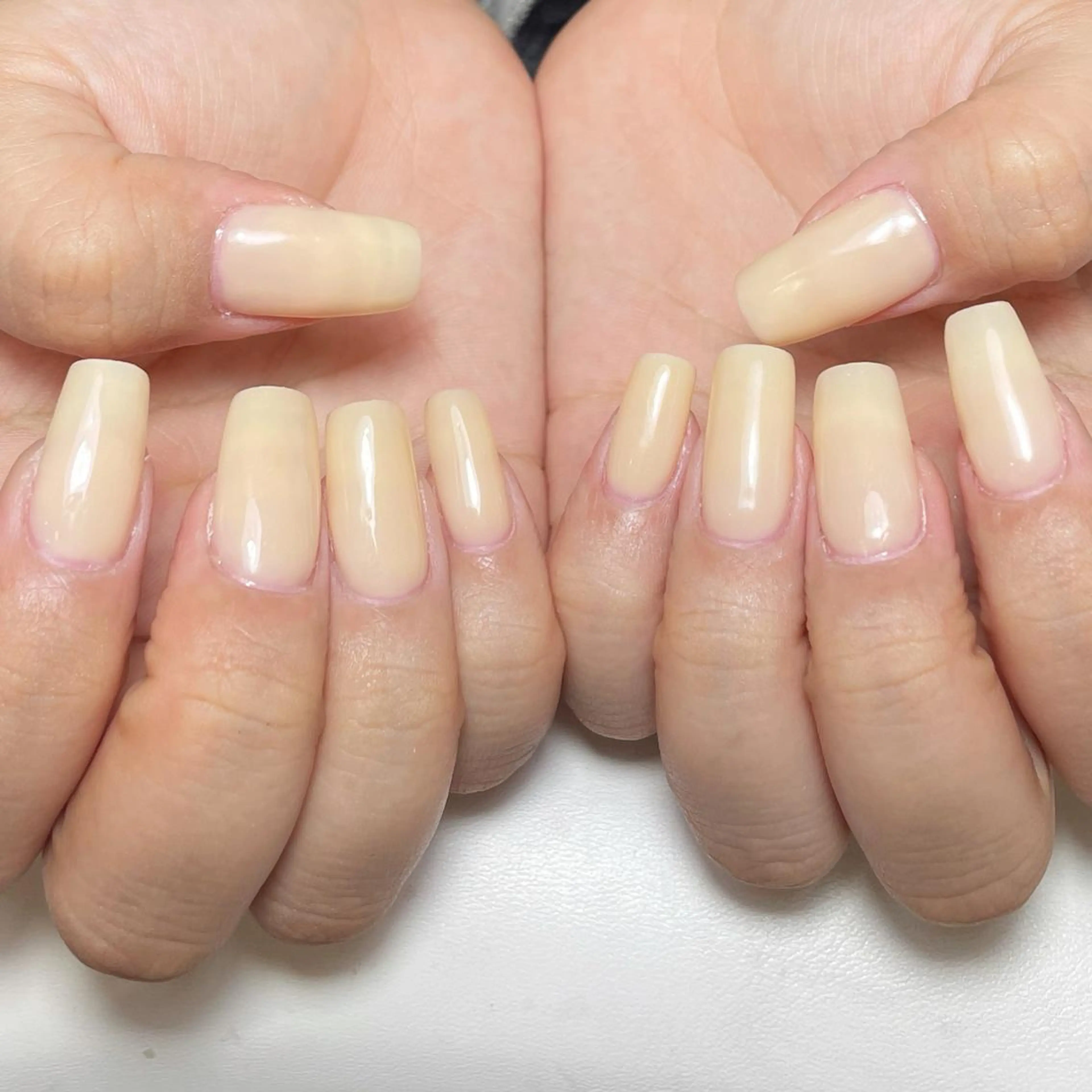 ネイル アートネイル オーロラネイル ガーリー キラキラネイル 韓国ネイル ハンドネイル Leah 💅のネイルデザイン