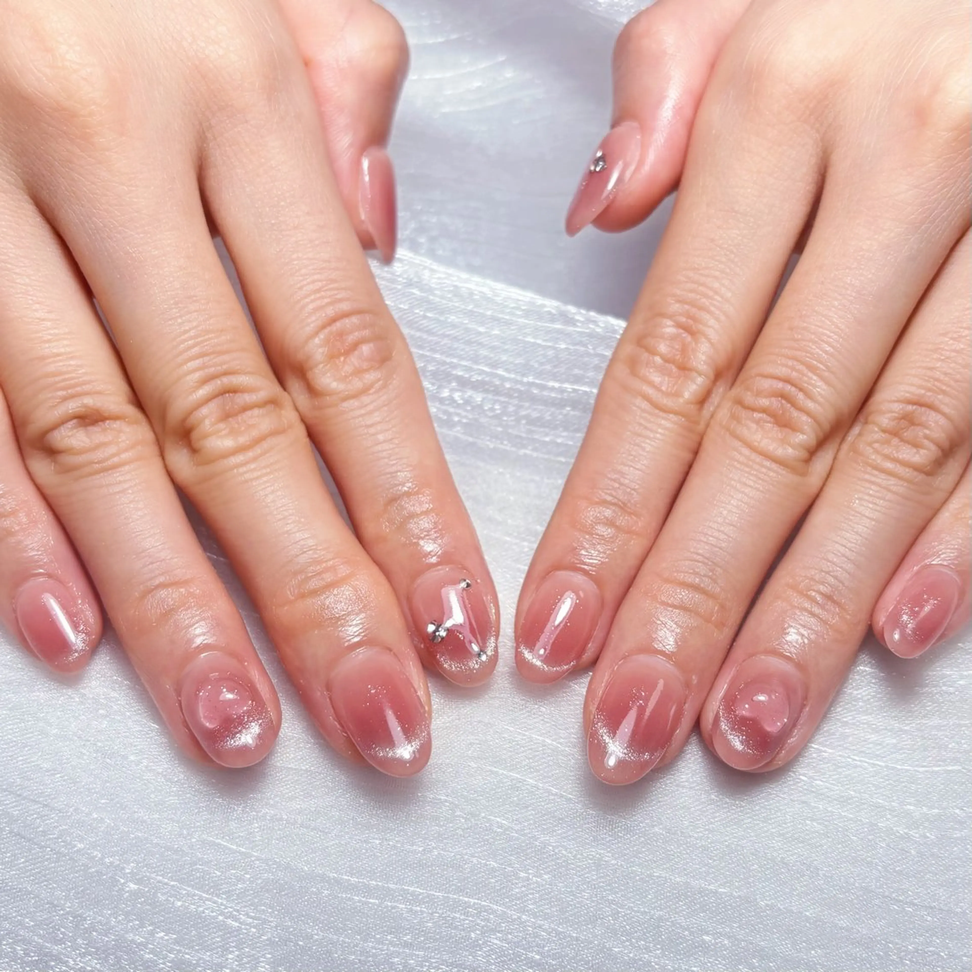 ネイル アートネイル オーロラネイル キラキラネイル 韓国ネイル マグネットネイル ハンドネイル ハンドケア Plenty 💞のネイルデザイン