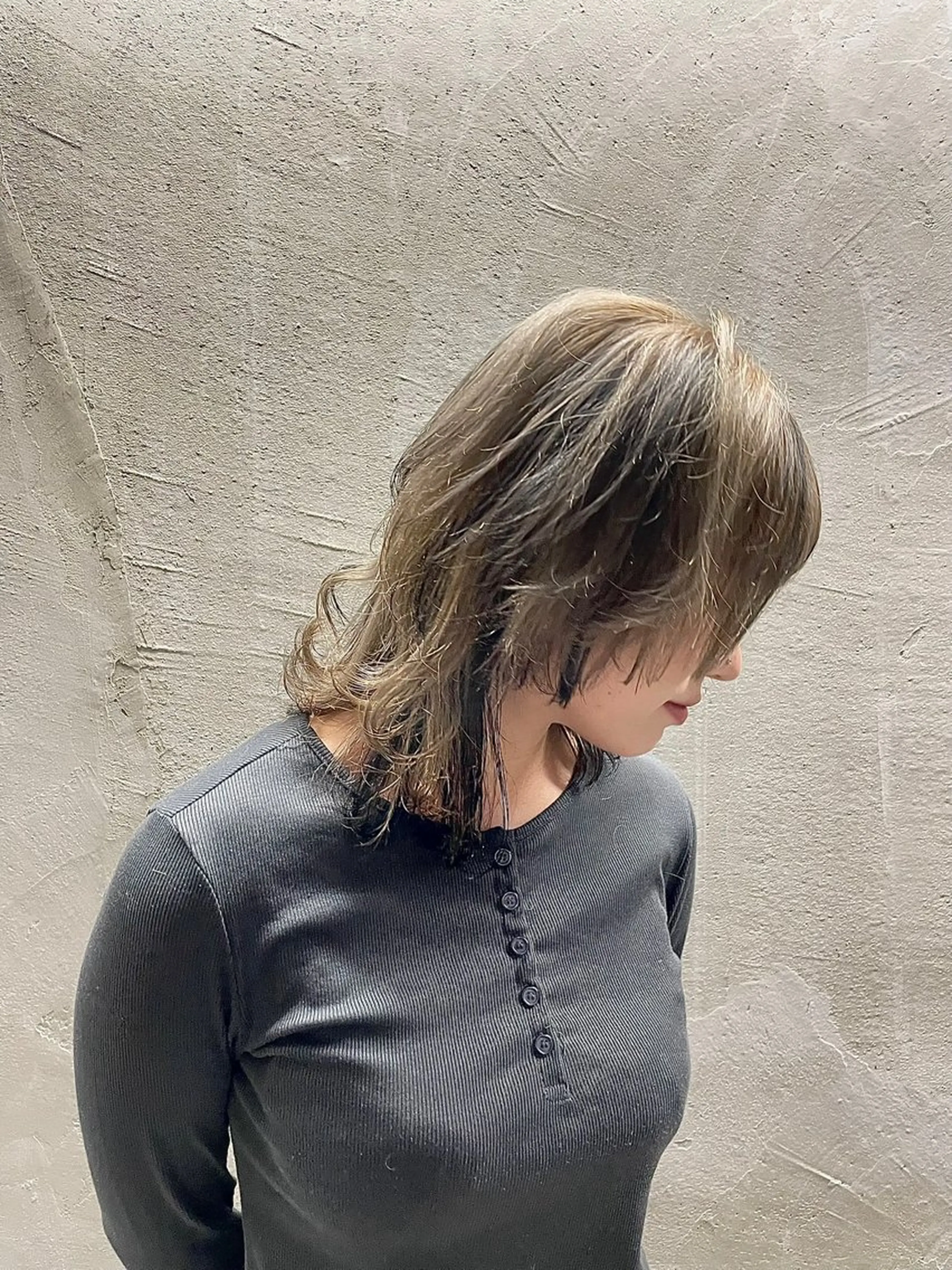 ミディアム カラー ブリーチ デザインカラー ダブルカラー ハイトーンカラー ウルフカット ブリーチ/レイヤー 💙ayame💙のヘアスタイル