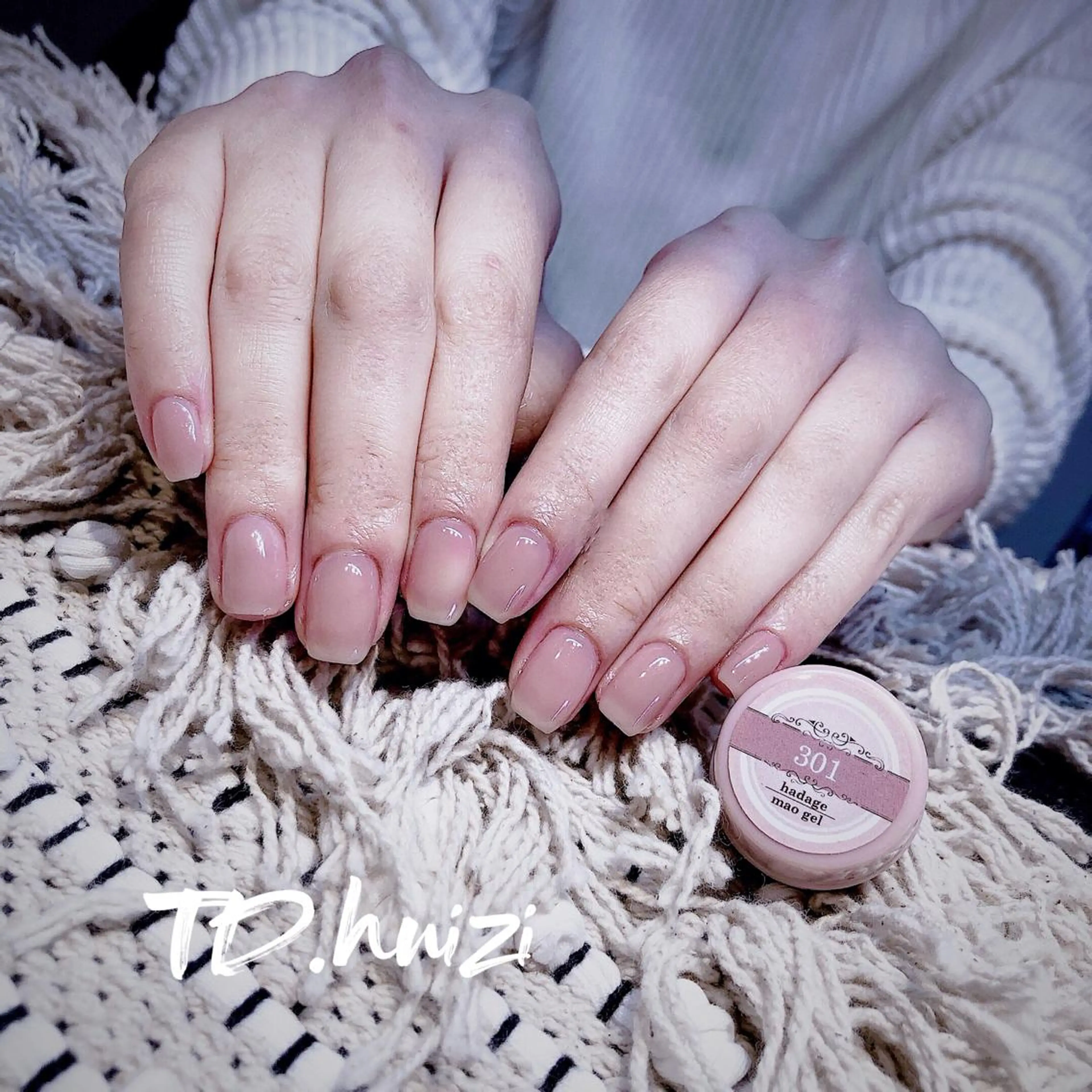 ミディアム ハンドネイル めぐみのネイルサロン スタッフ練習のネイルデザイン