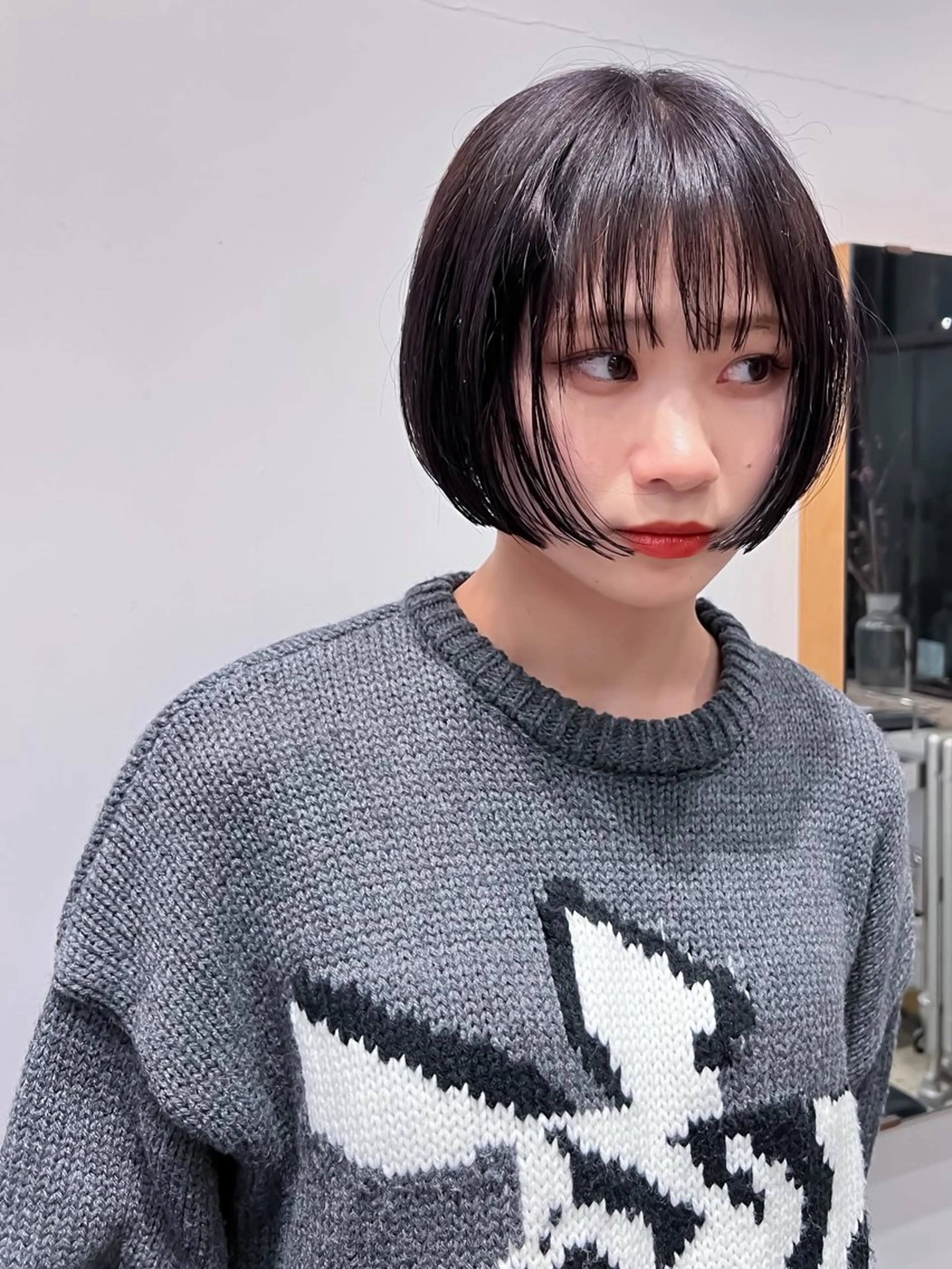 ミディアム ボブ カット ミタニ ナギサのヘアスタイル