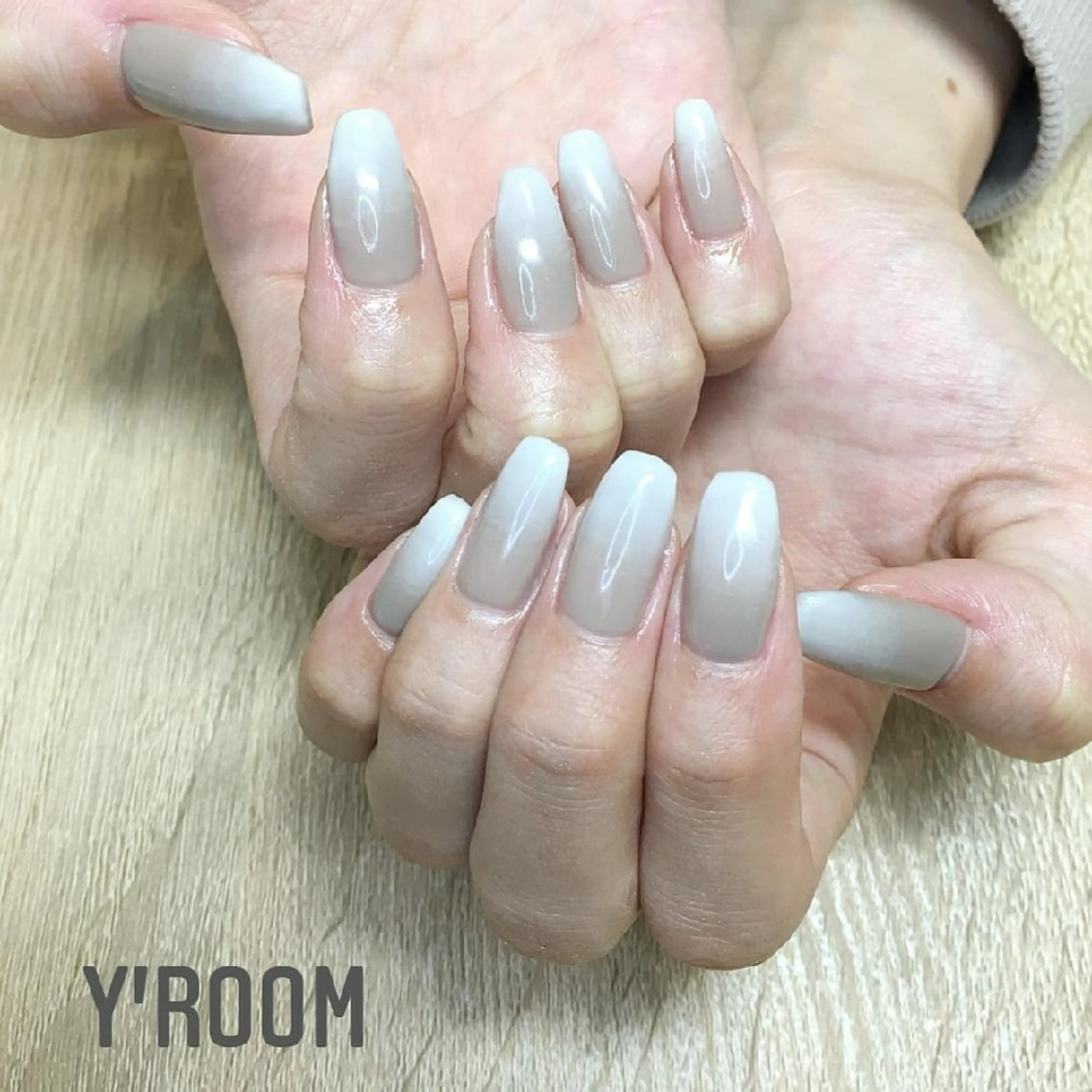 ネイル オーロラネイル フラッシュネイル ジェルネイル 氷ネイル・うるうるネイル マグネットネイル ハンドネイル YUKA （ネイリスト）のネイルデザイン