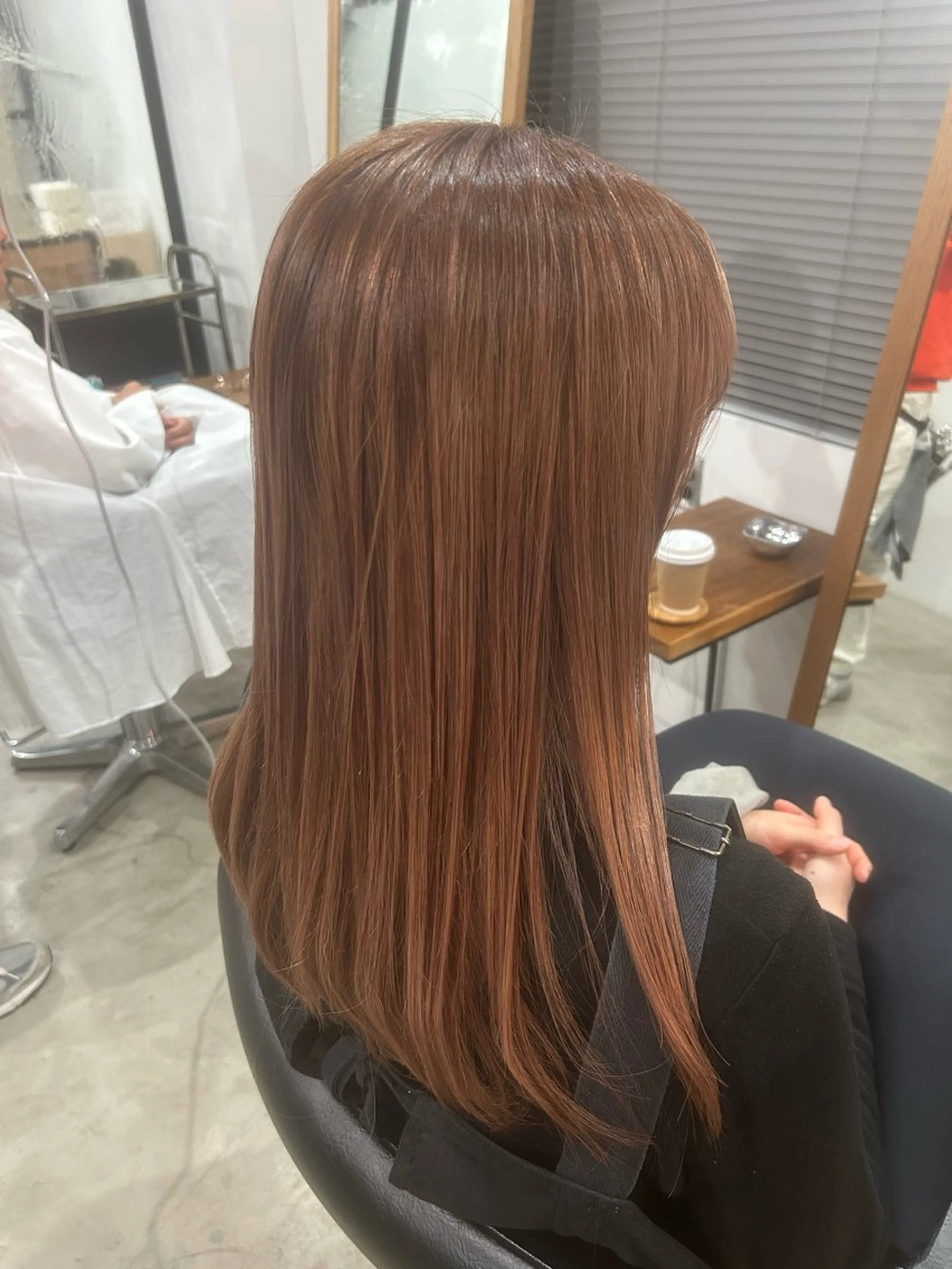 ロング カラー ベージュカラー ブリーチ 山田 真知子のヘアスタイル