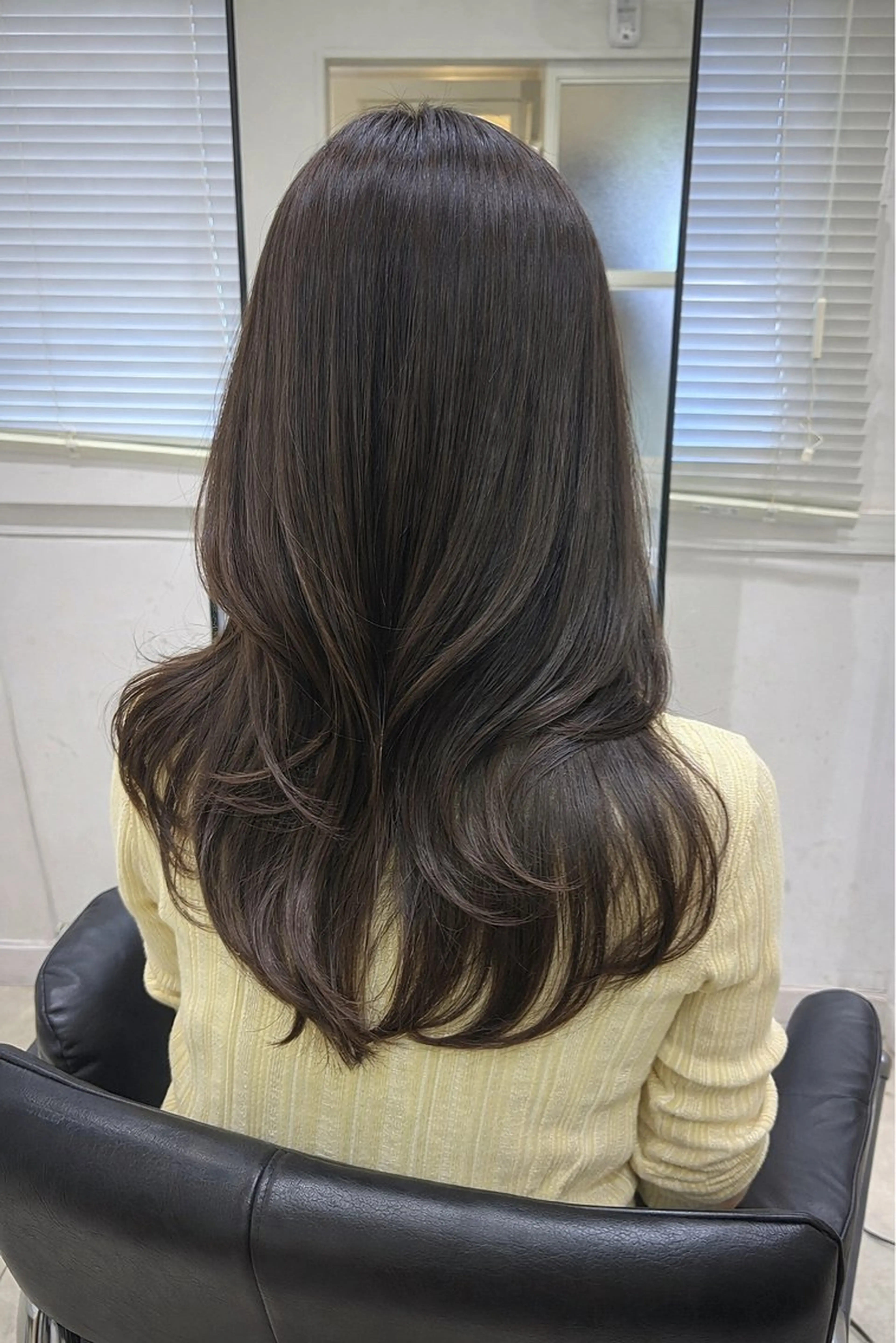 ロング カラー レイヤーと縮毛矯正 で生きてる人のヘアスタイル