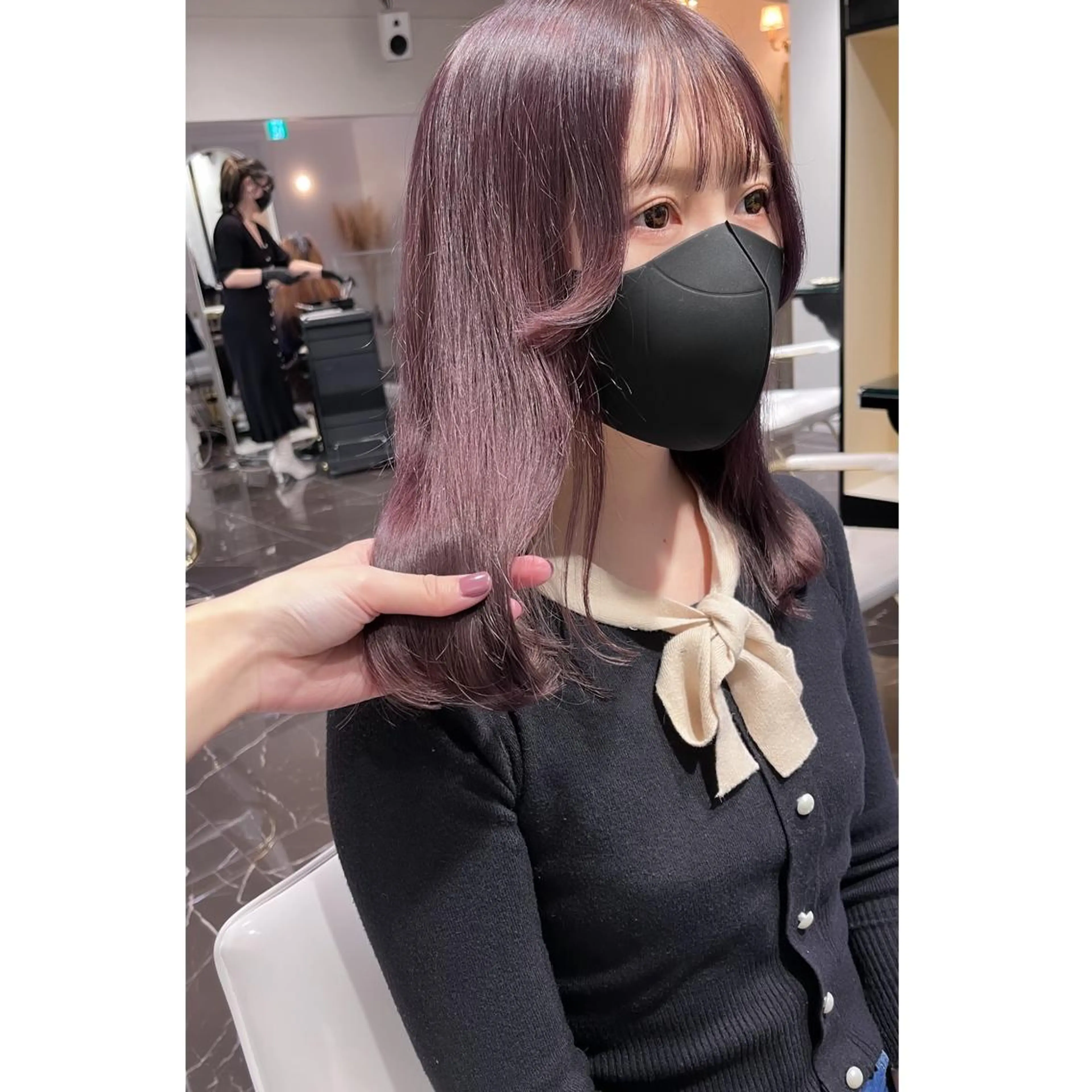 セミロング カラー ブリーチ ヘアカラー LOTTA CUCCI所属・miyu /トレンド カラー×艶髪のヘアスタイル