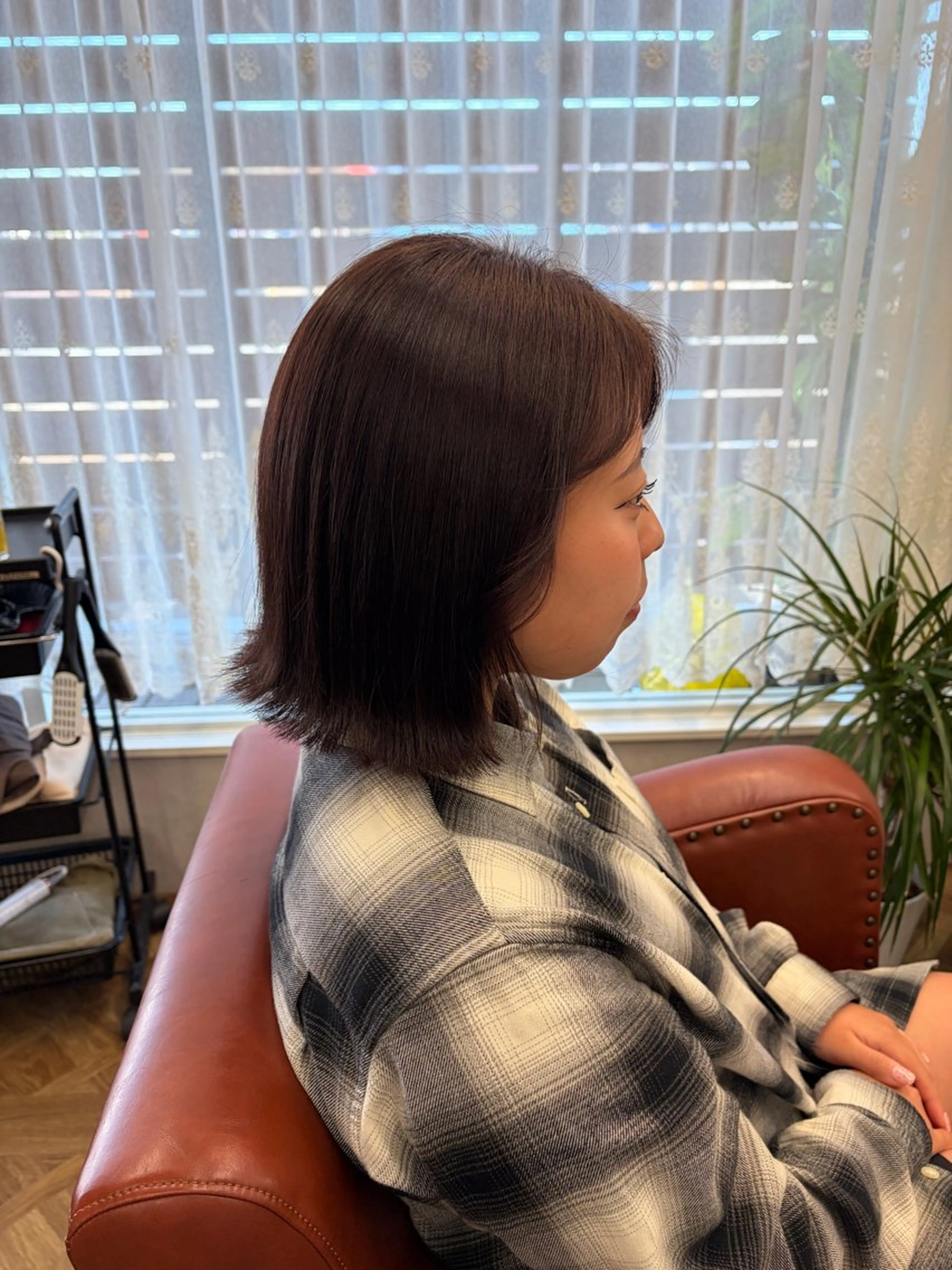 ショート ボブ 外ハネヘア カット ヘアカラー トリートメント 髪質改善×韓国風/小 顔レイヤー/早瀬櫻子のヘアスタイル