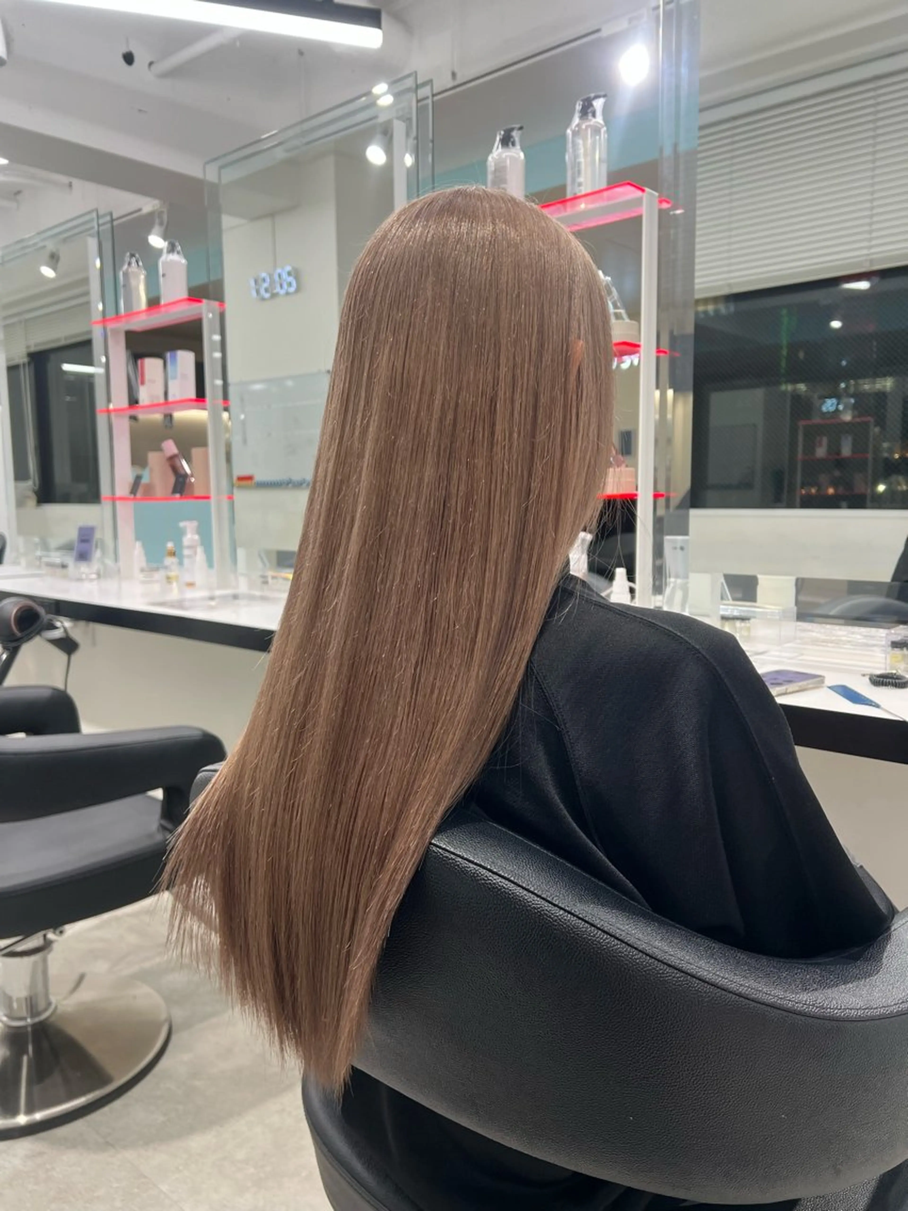 【🧸透明感ミルクティーなら🧸】ブリーチダブルカラーの写真