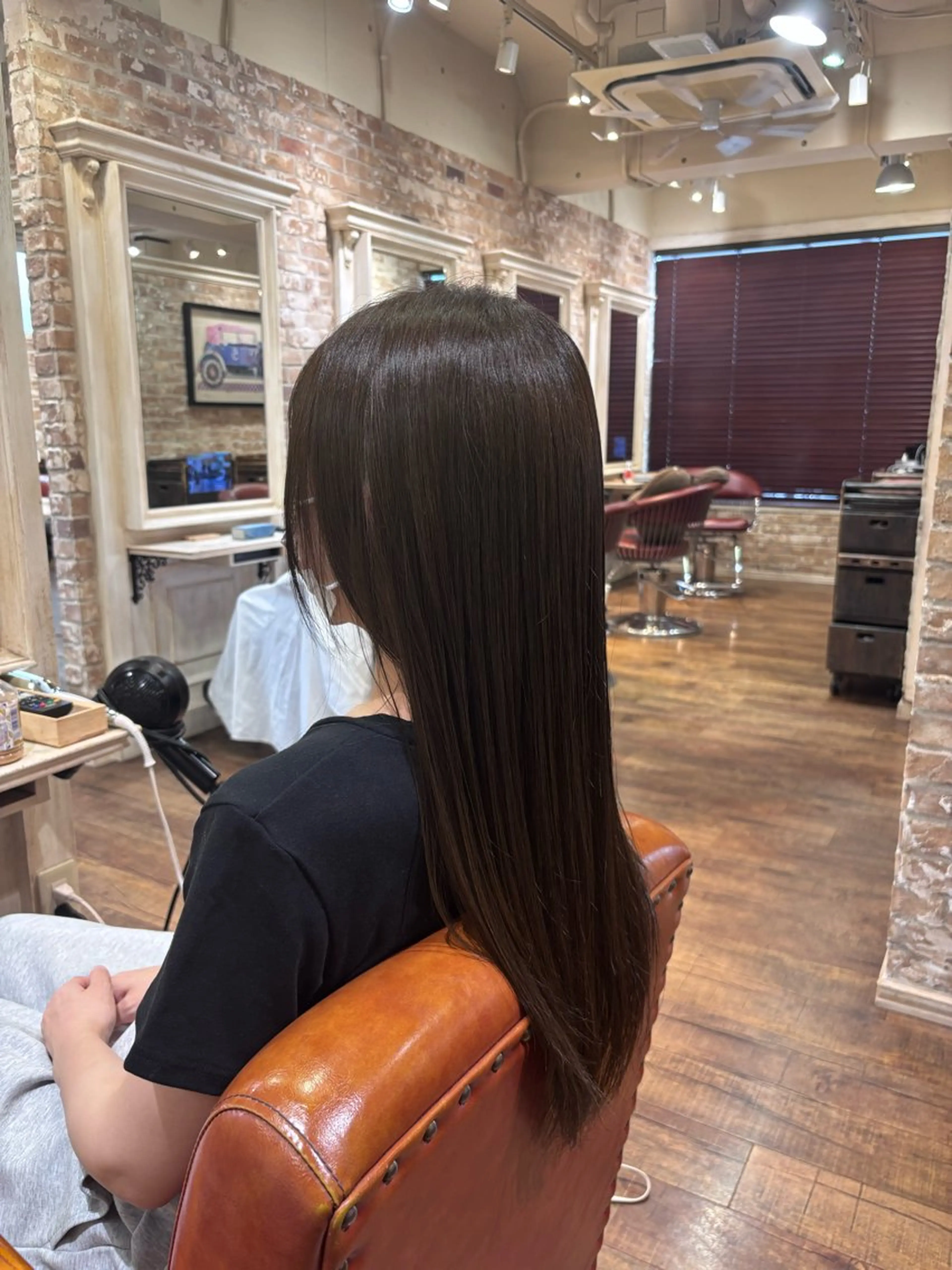 ロング アッシュ アッシュグレー アッシュグレージュ ヘアカラー 田尾 凌雅のヘアスタイル