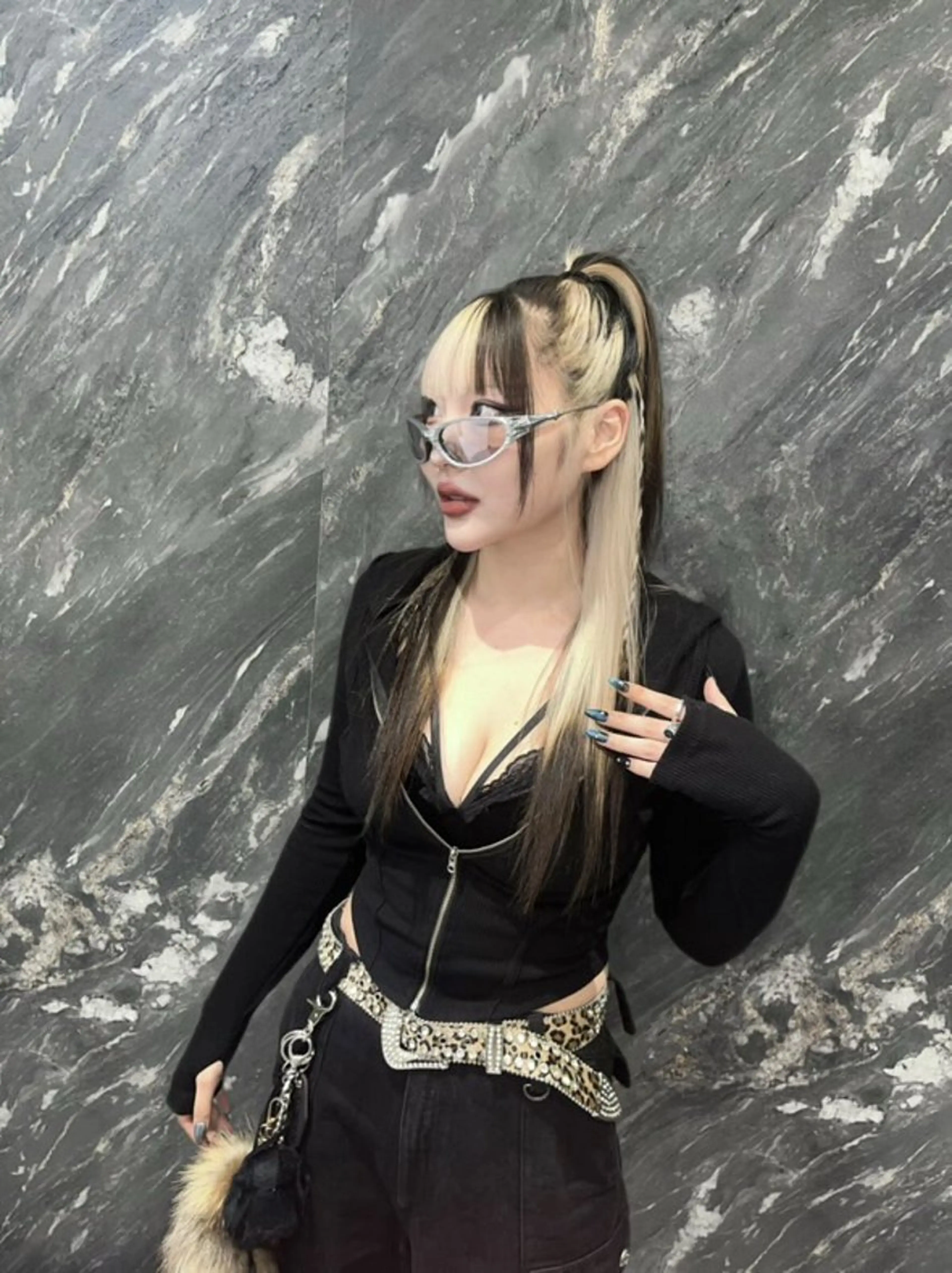 ロング カラー デザインカラー カット ヘアカラー トリートメント 🦋レイヤーカット ミドリカワ🦋のヘアスタイル