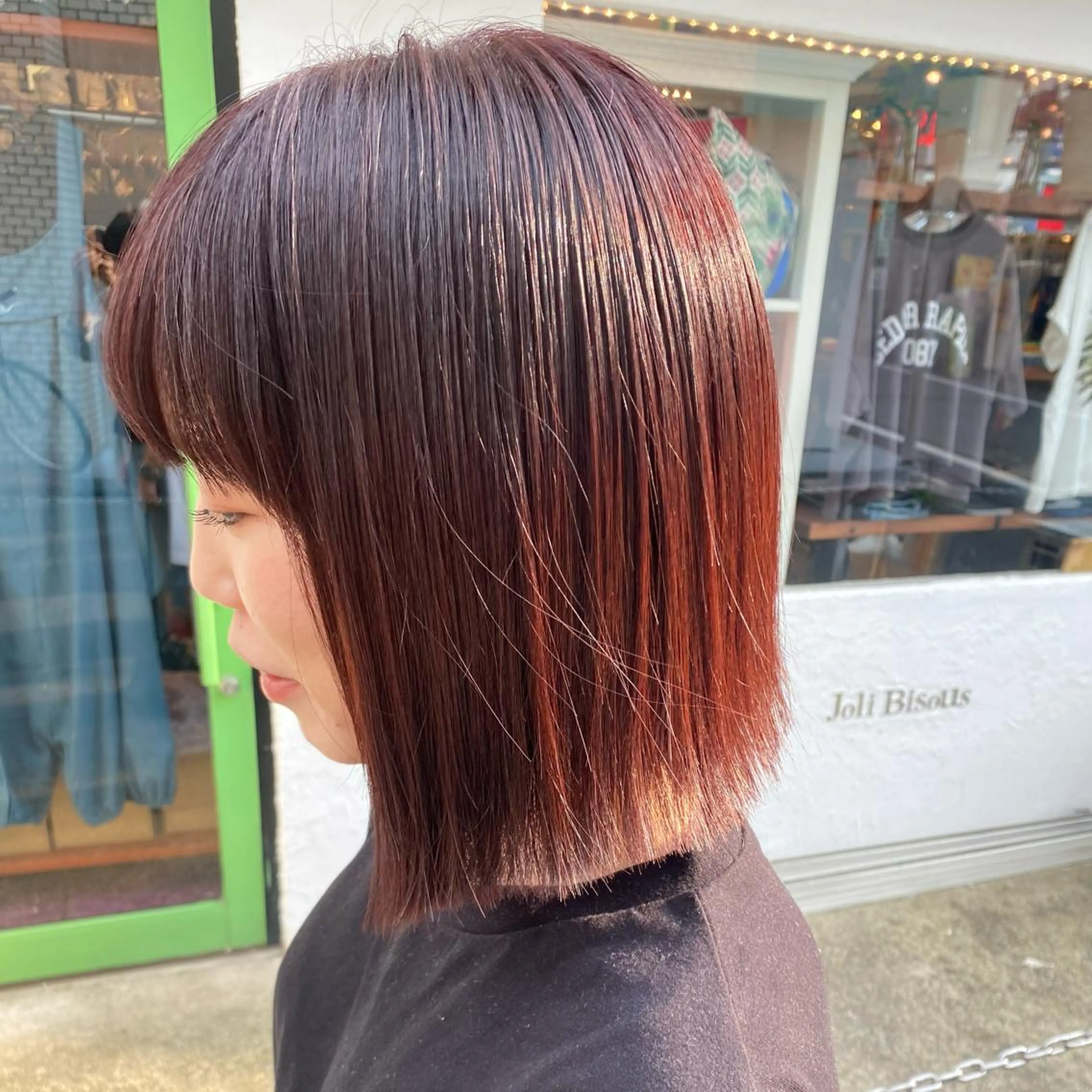 ミディアム カラー パーマ 切りっぱなしボブ ブラウンカラー レッドカラー レッドブラウン ボブ カット ヘアカラー 縮毛矯正 トリートメント 長妻莉央/縮毛矯正 髪質改善カラーのヘアスタイル