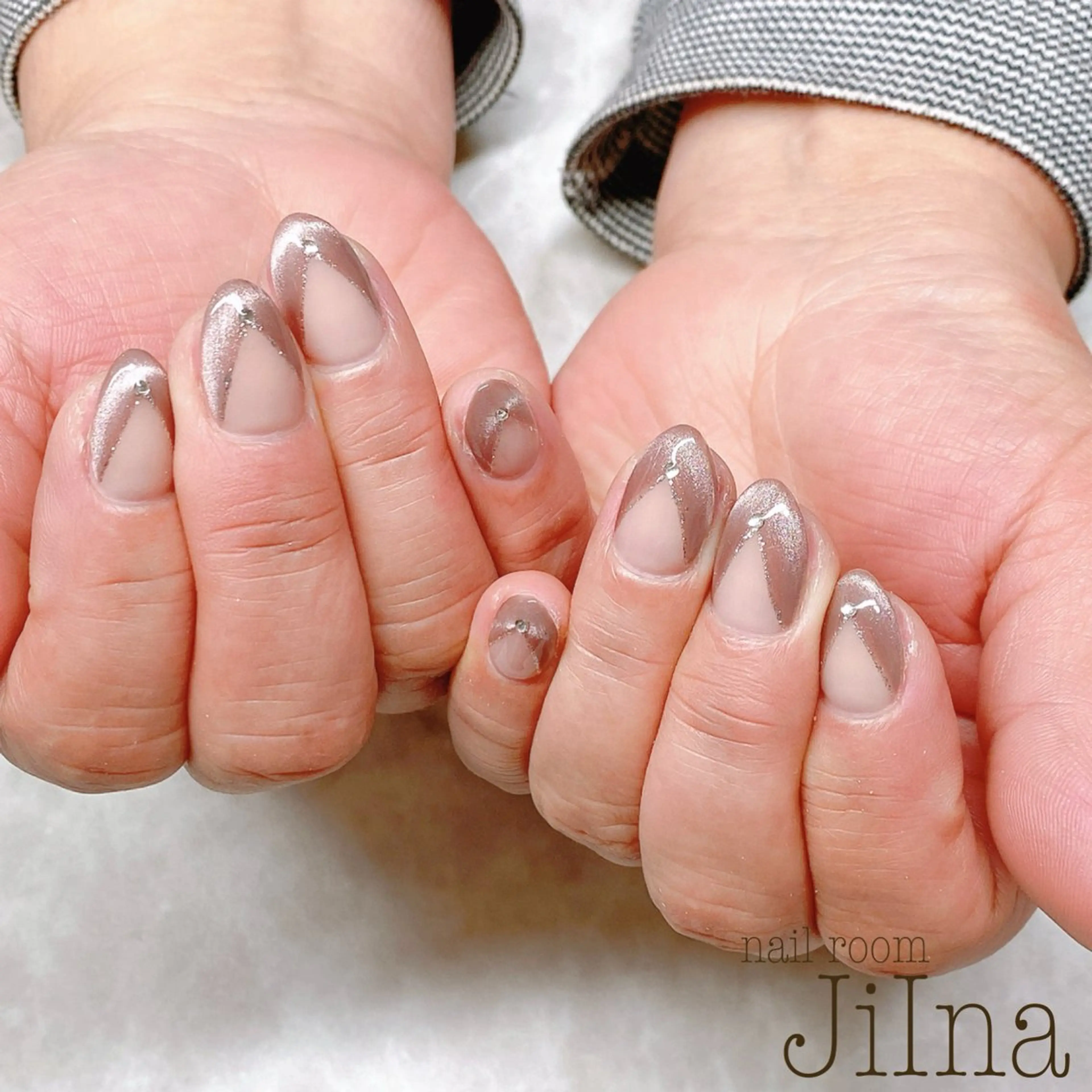 ネイル フレンチネイル マグネットネイル マグネットフレンチ JiIna nailのネイルデザイン