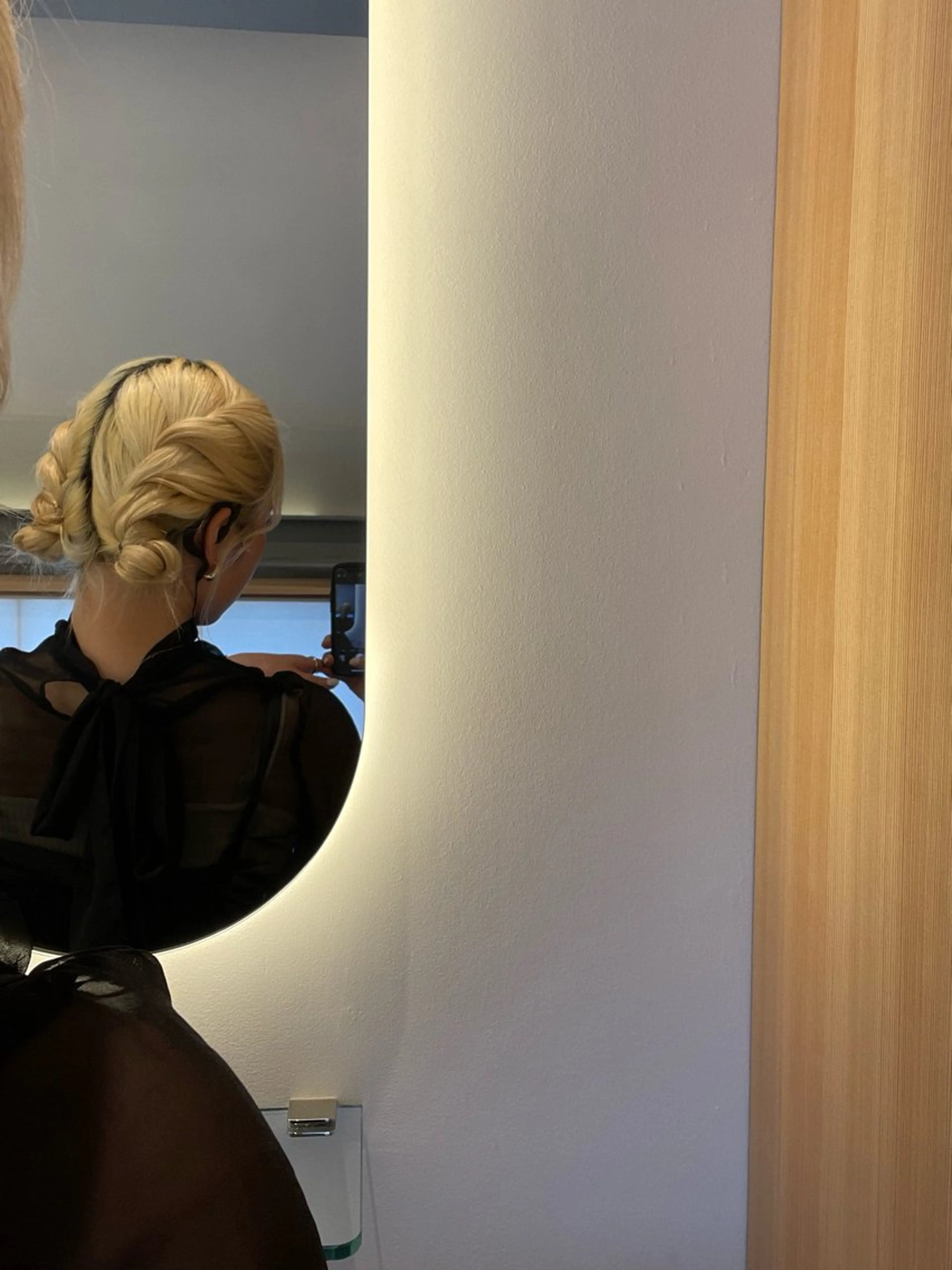 ロング カラー ヘアアレンジ 結婚式・ブライダル san _のヘアスタイル