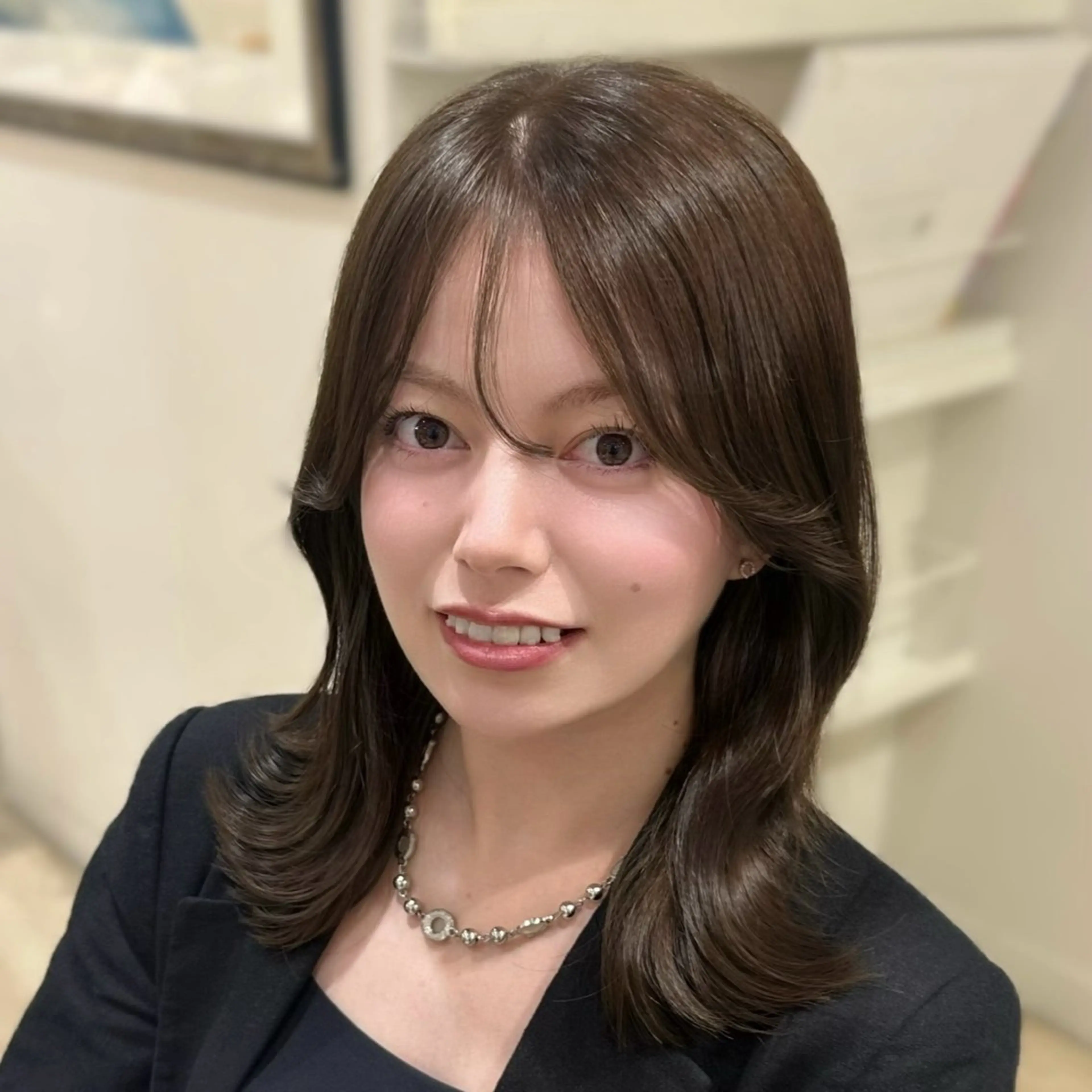 ミディアム くびれヘア カット ヘアカラー トリートメント 💎レイヤー.ツヤ髪 /AYAKI💎のヘアスタイル