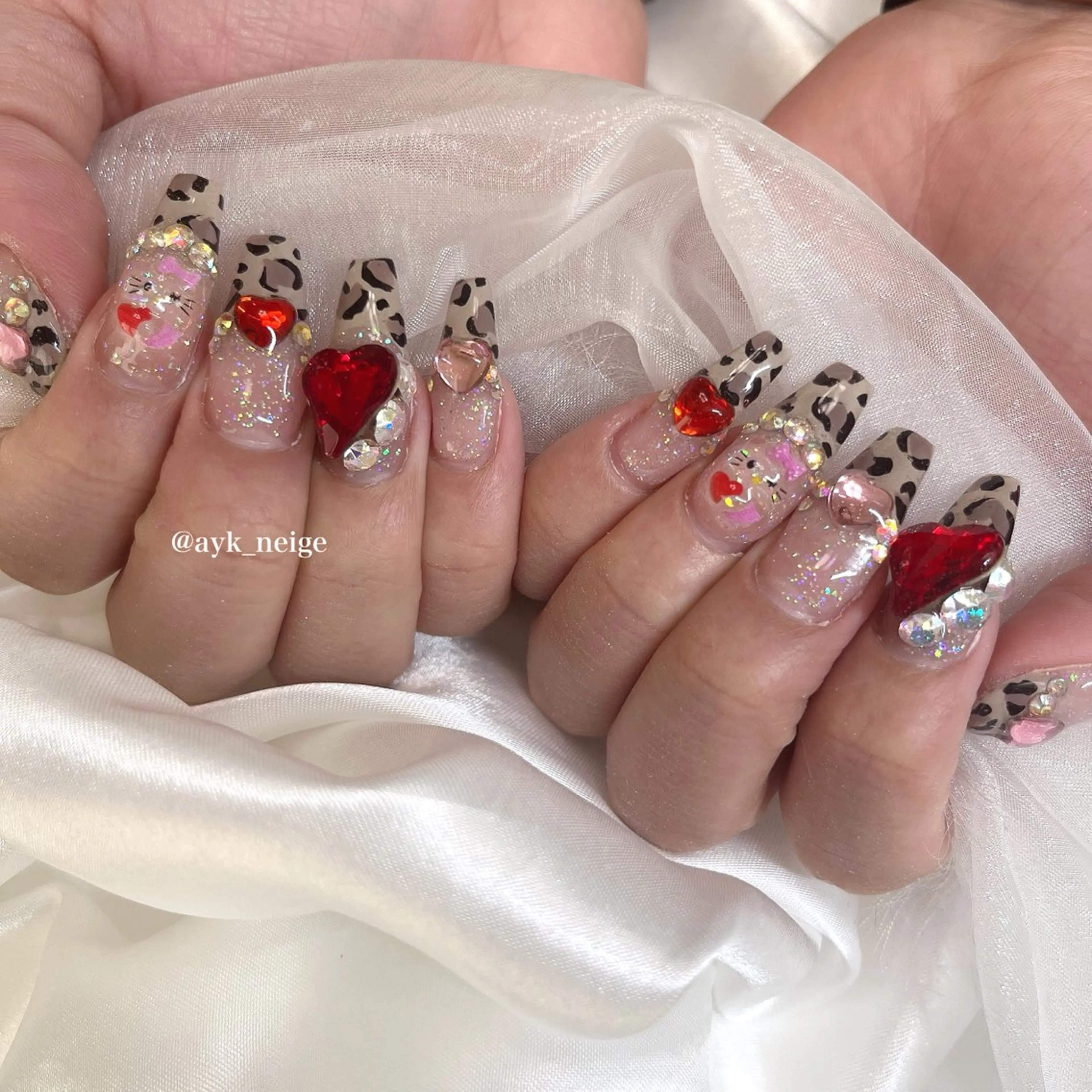 ネイル フットネイル キラキラネイル 韓国ネイル リボン シンプルネイル n'eige nail所属・大谷 綾香のネイルデザイン