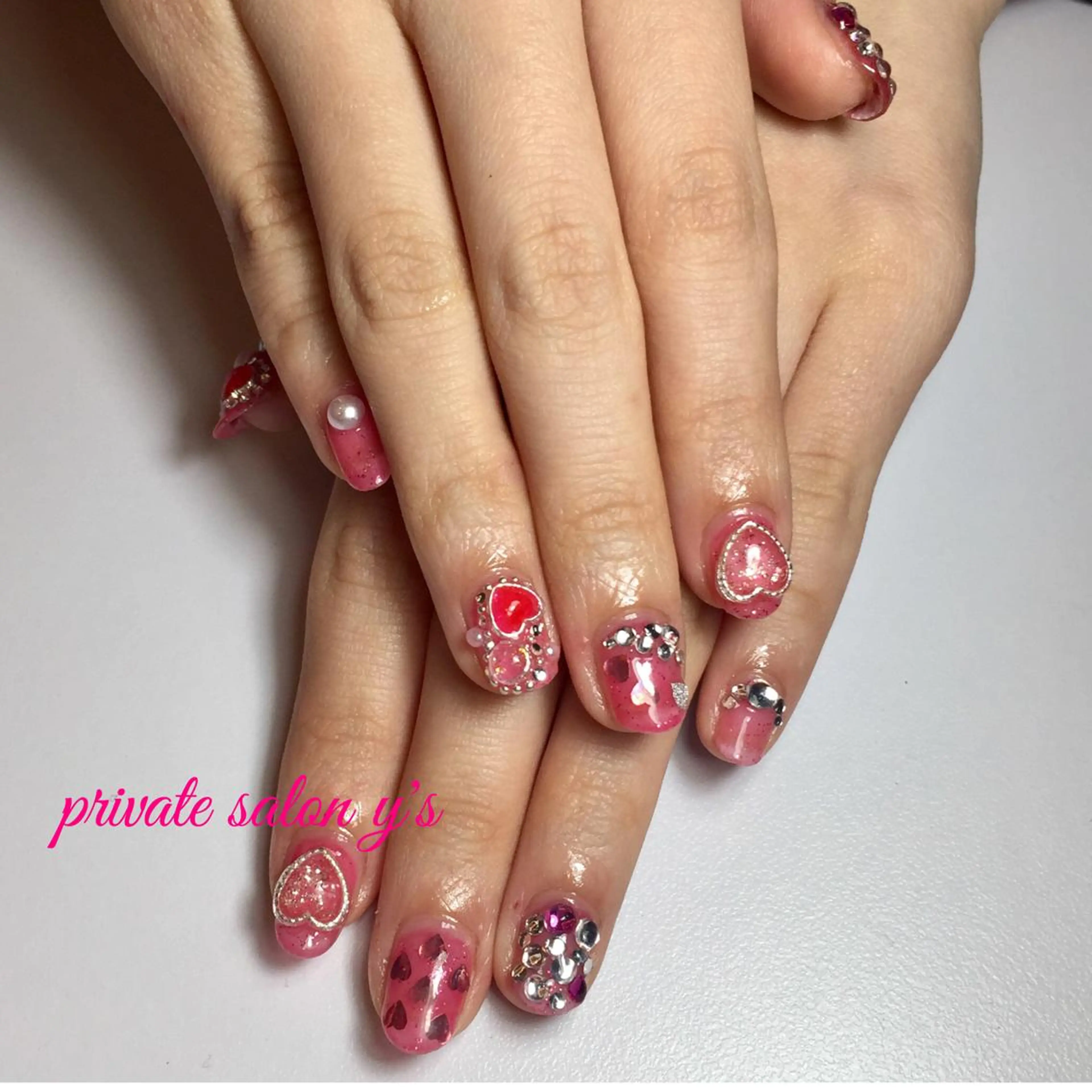 ネイル キラキラネイル y' sのネイルデザイン