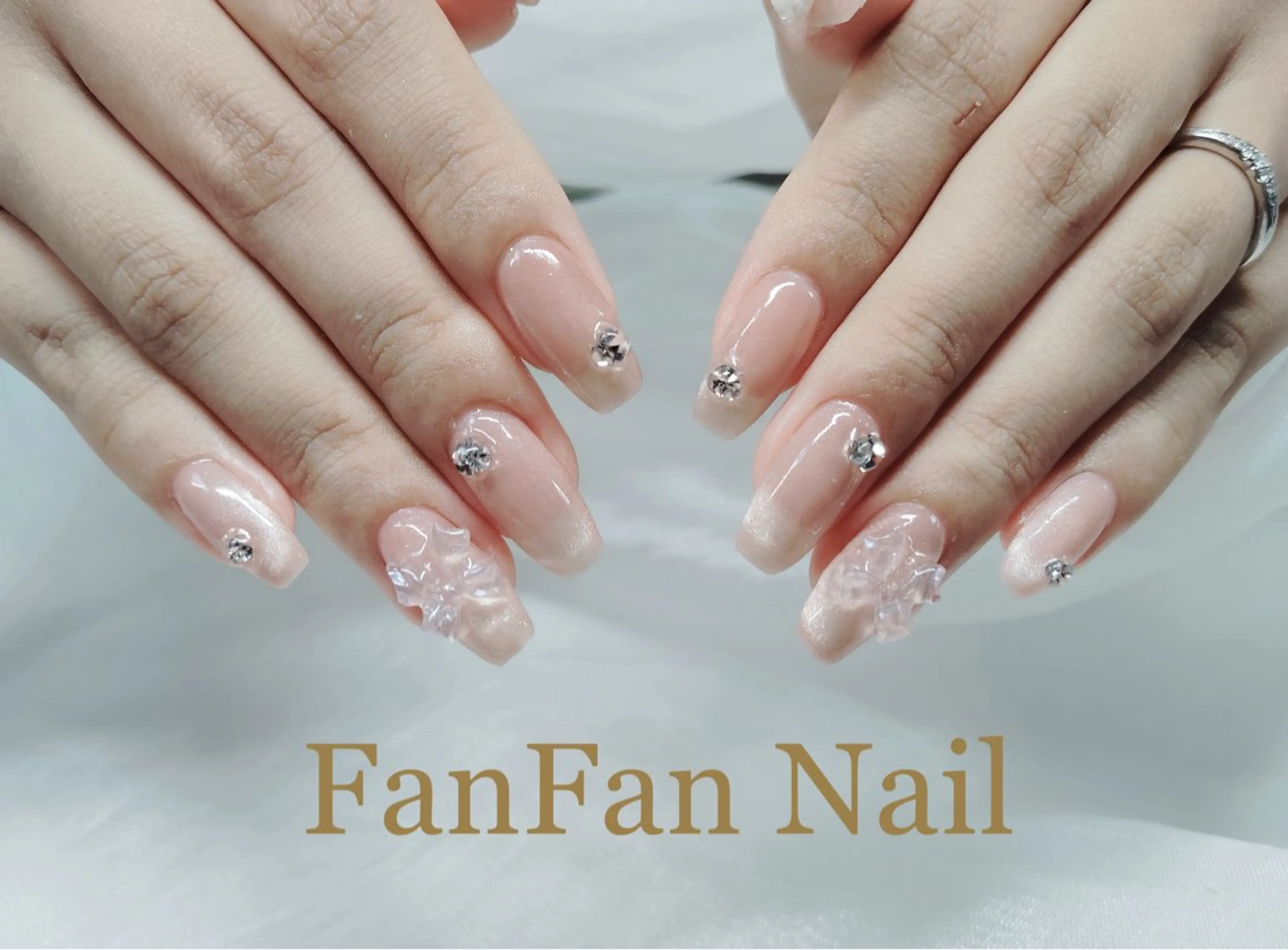 ネイル アートネイル オーロラネイル ガーリー キラキラネイル 韓国ネイル ハンドネイル KaKa FanFanNailのネイルデザイン