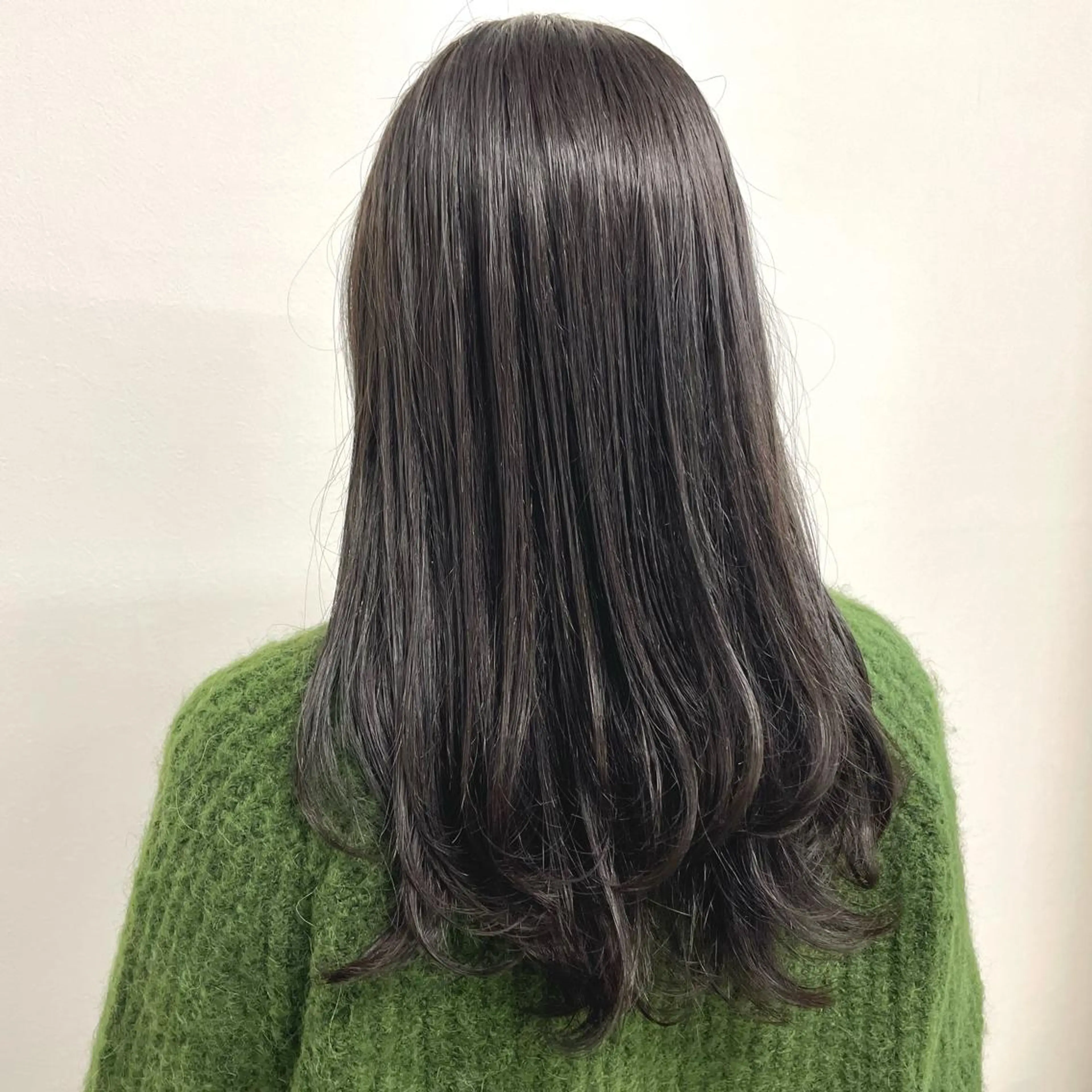 ロング カラー 肌に馴染む暗髪 梅田・増田のヘアスタイル