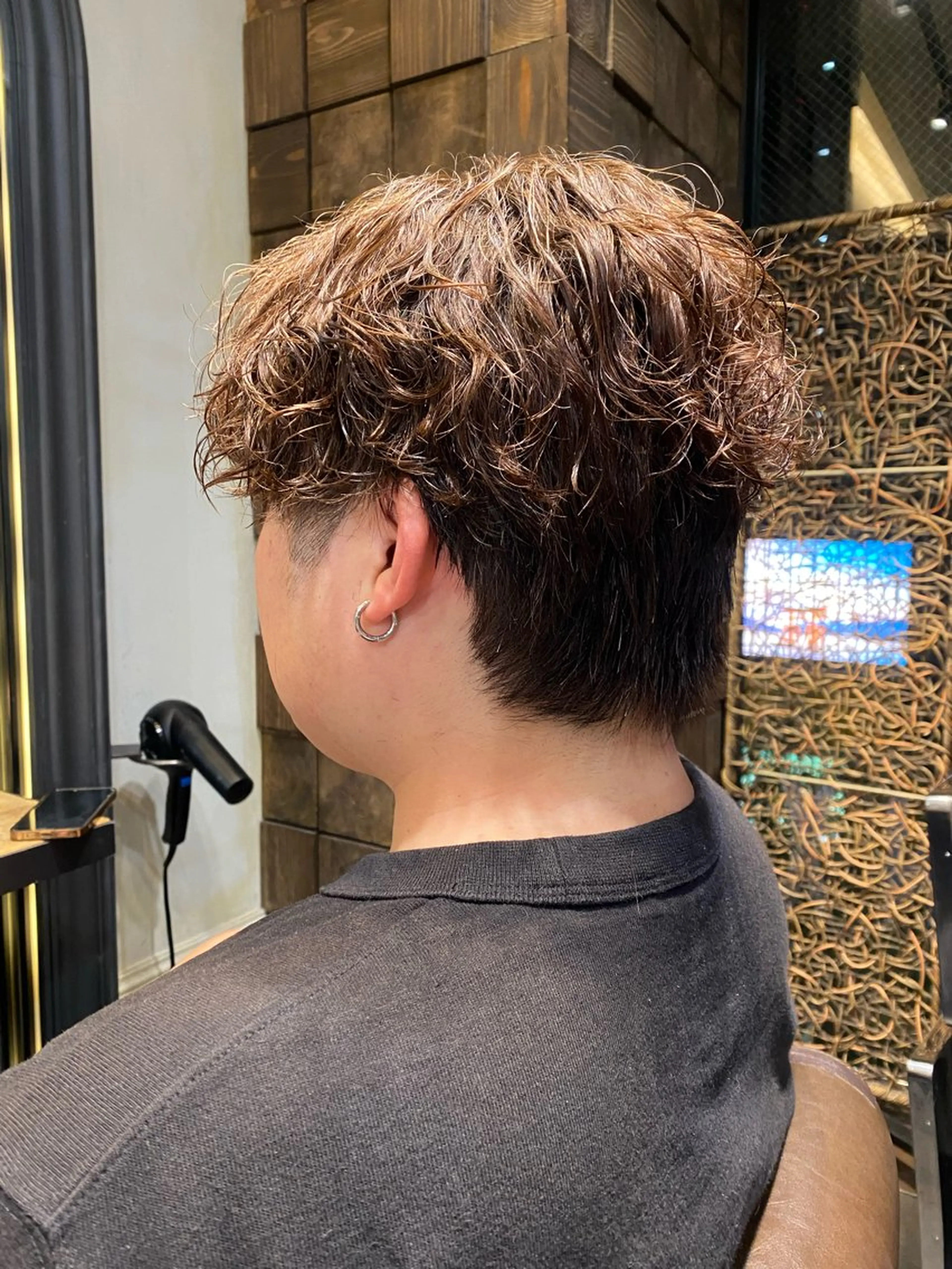 ショート パーマ メンズ マッシュ 波巻きパーマ くびれヘア 韓国ヘア/ハイトーン /髪質改善/ウチダのヘアスタイル