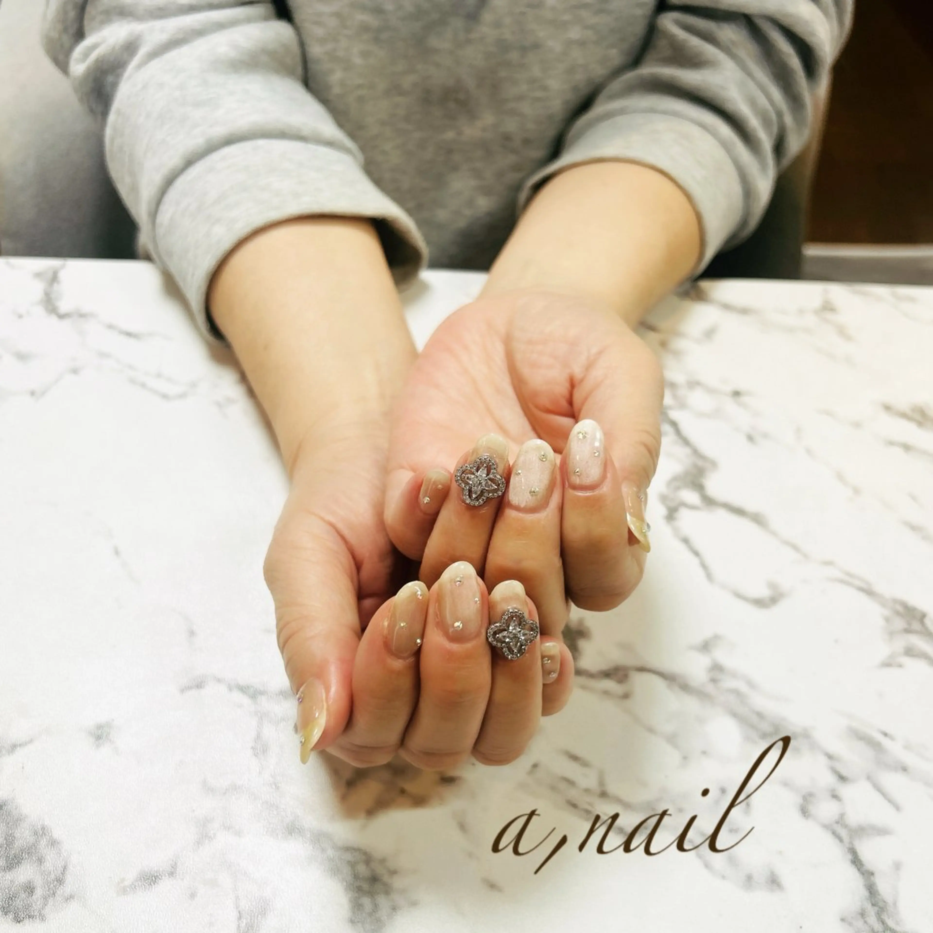 ネイル ジェルネイル キラキラネイル マグネットネイル ワンカラーネイル パラジェル ハンドネイル ネイルサロン エーネイルのネイルデザイン