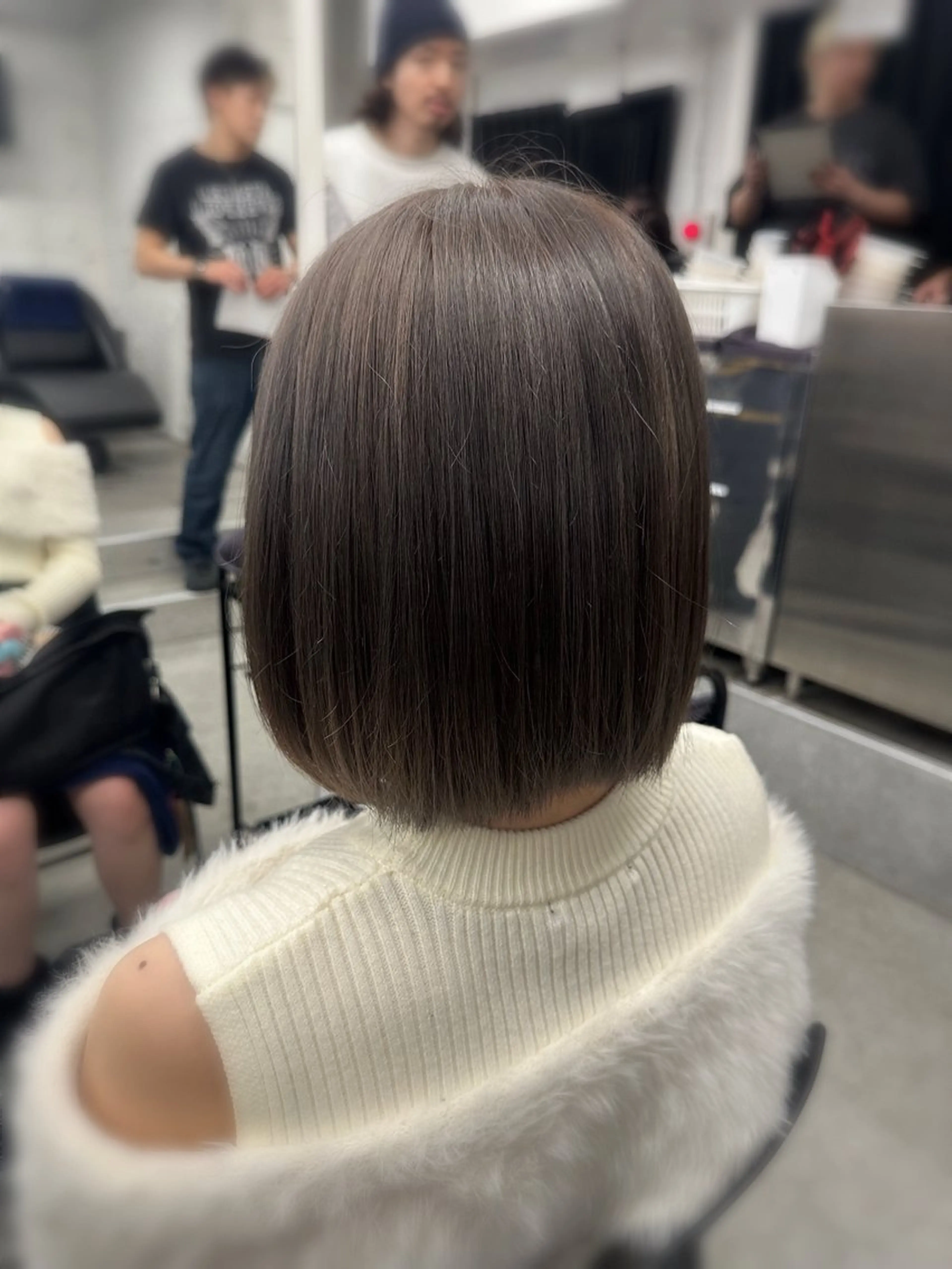 ショート カラー 八谷 夏々海のヘアスタイル