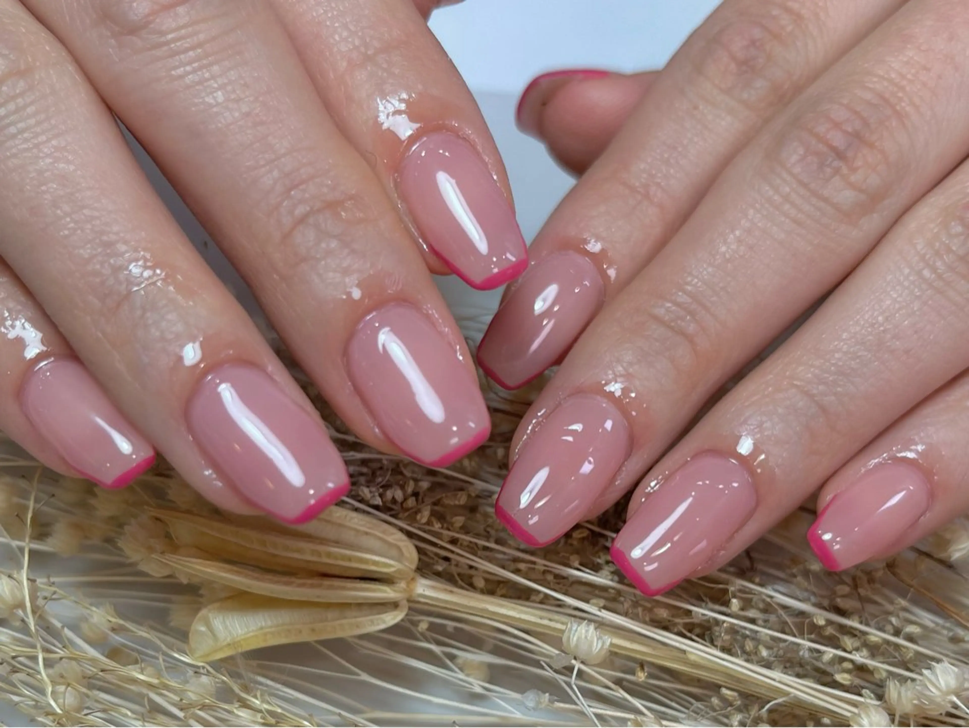 ネイル フレンチネイル ハンドネイル Queen nail所属・QUEENＮA IＬ JR寺田町1分のネイルデザイン