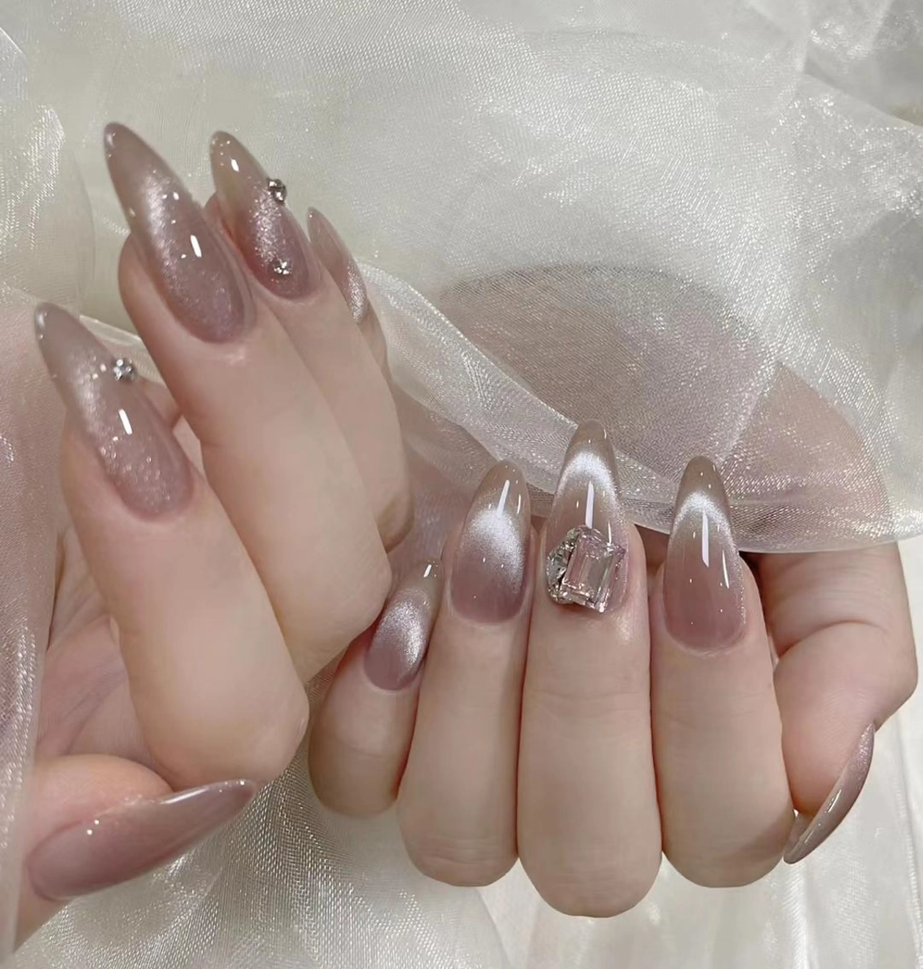 ネイル アートネイル 長さ出し ネイルチップ Queens momoのネイルデザイン