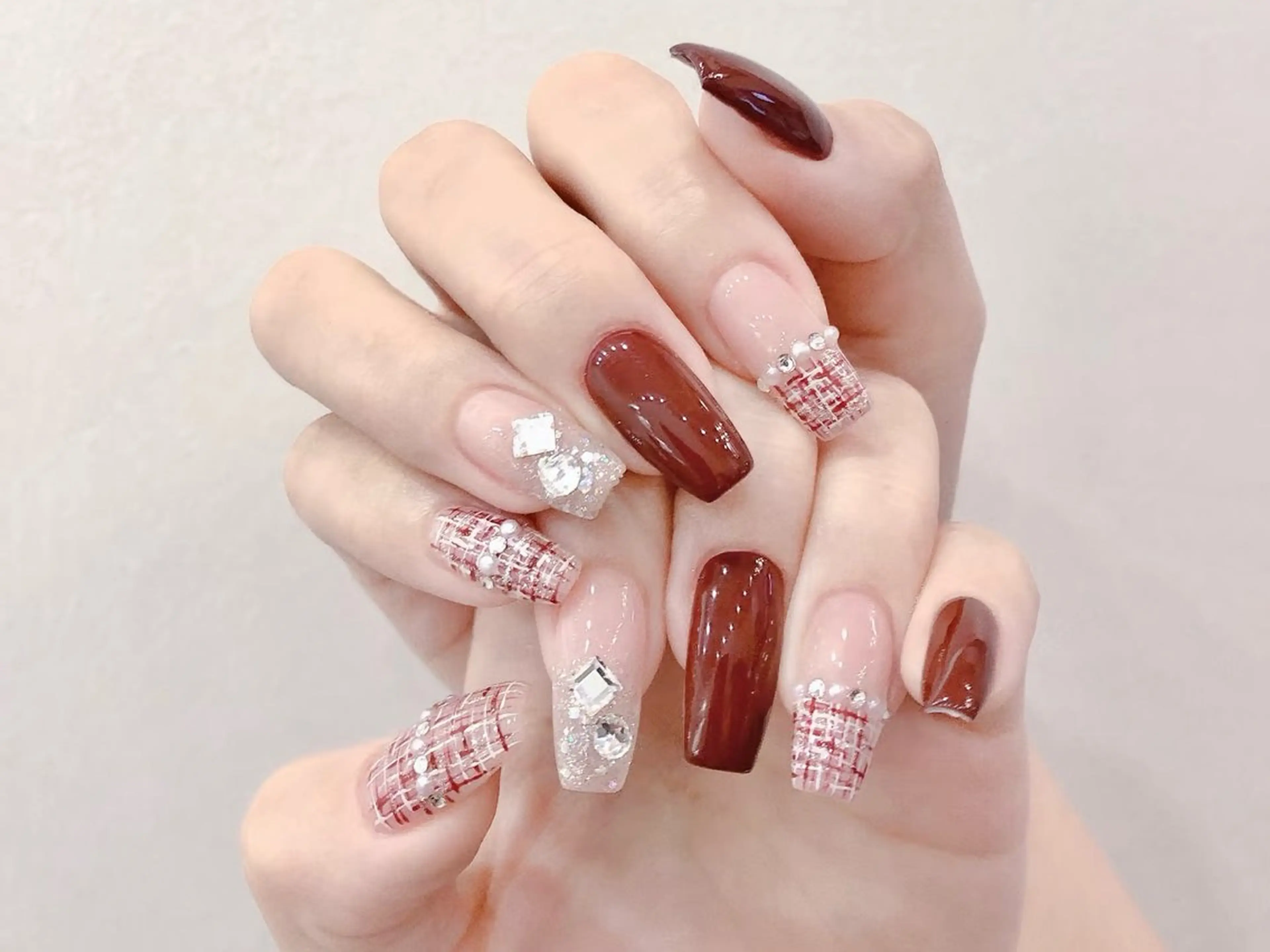 練習モデル限定価格自爪初回オフ無料 持ち込みデザイン6本アート+当店330円以下ストーン/パーツ使い放題(痛ネイルNG)の写真